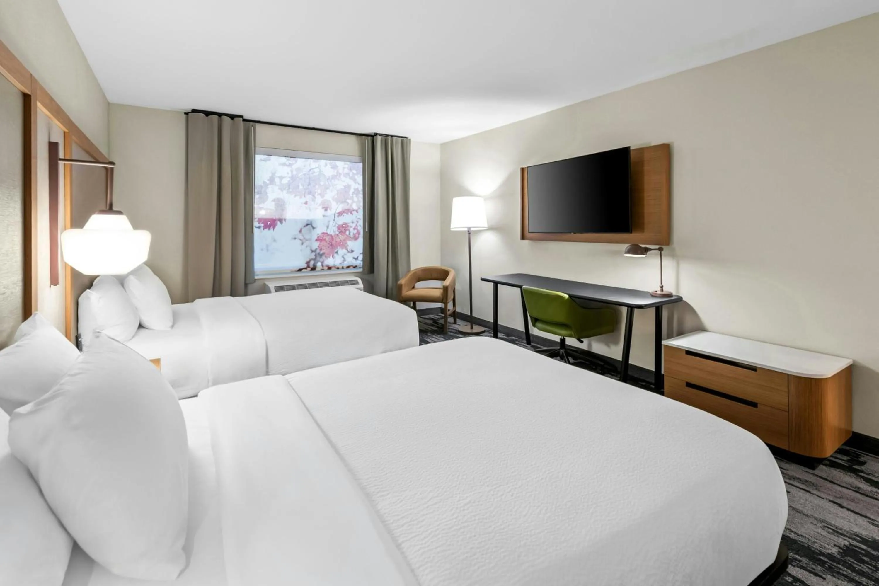 Photo of the whole room, Bed in Fairfield by Marriott Inn & Suites Emporia