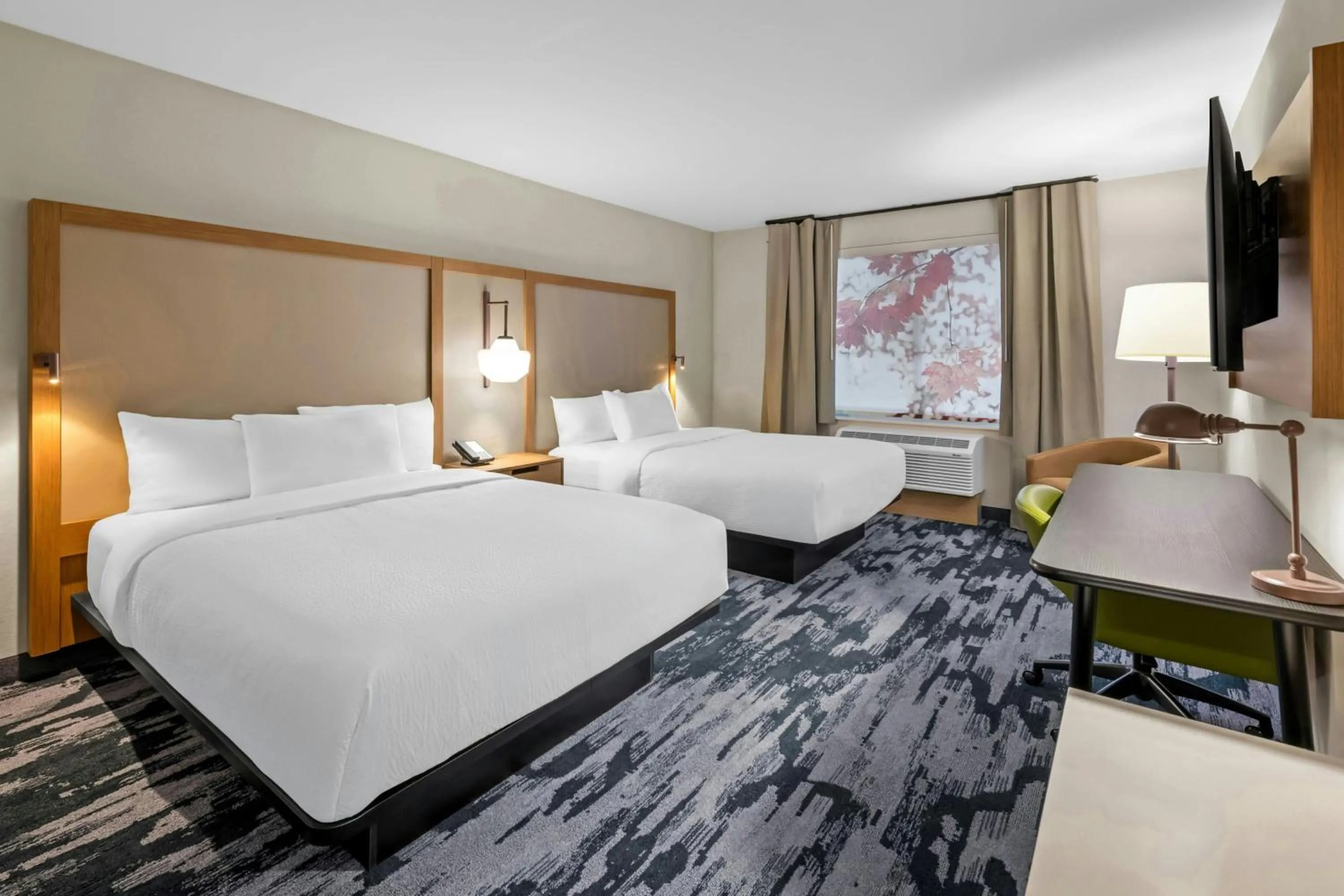Photo of the whole room, Bed in Fairfield by Marriott Inn & Suites Emporia