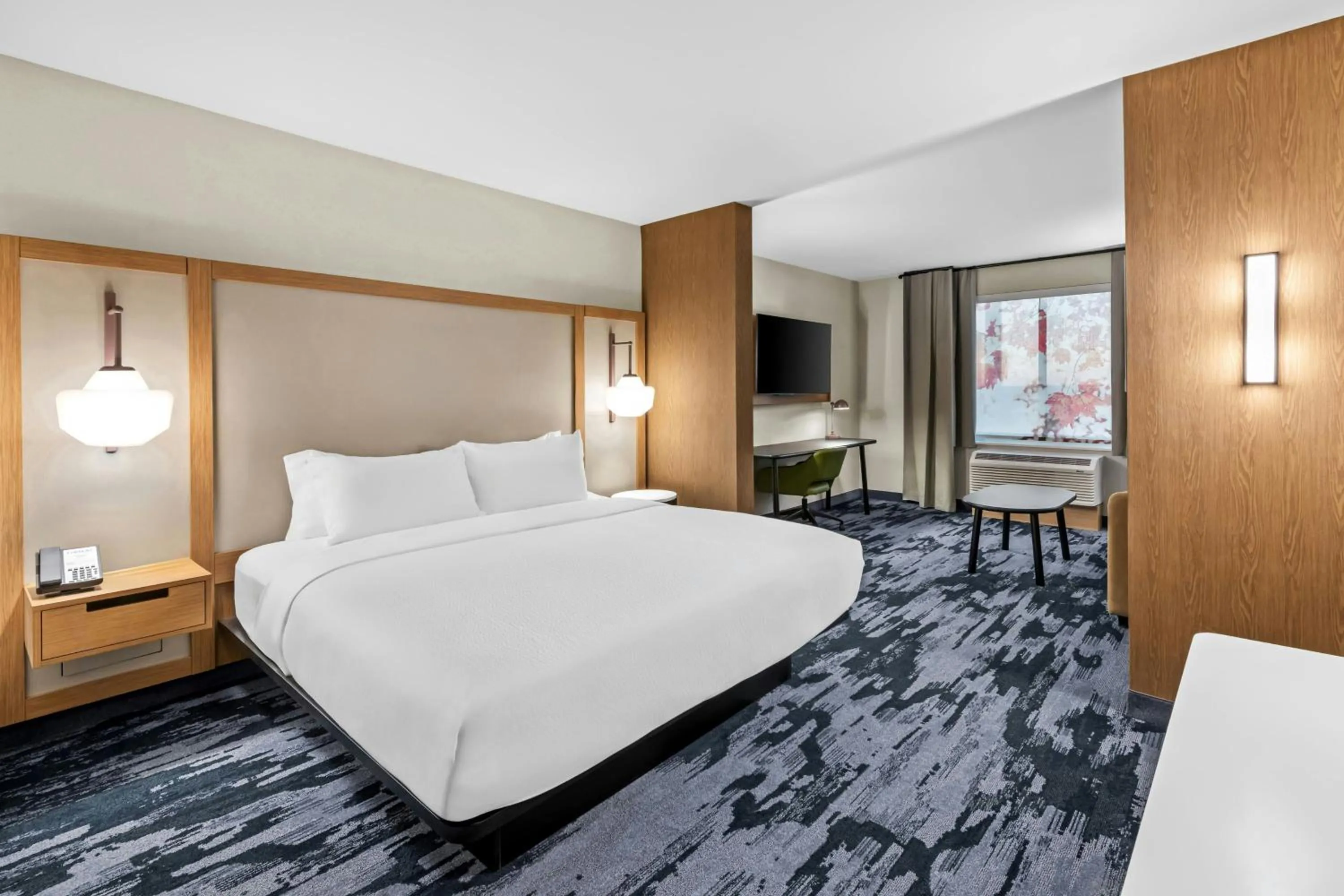 Photo of the whole room, Bed in Fairfield by Marriott Inn & Suites Emporia