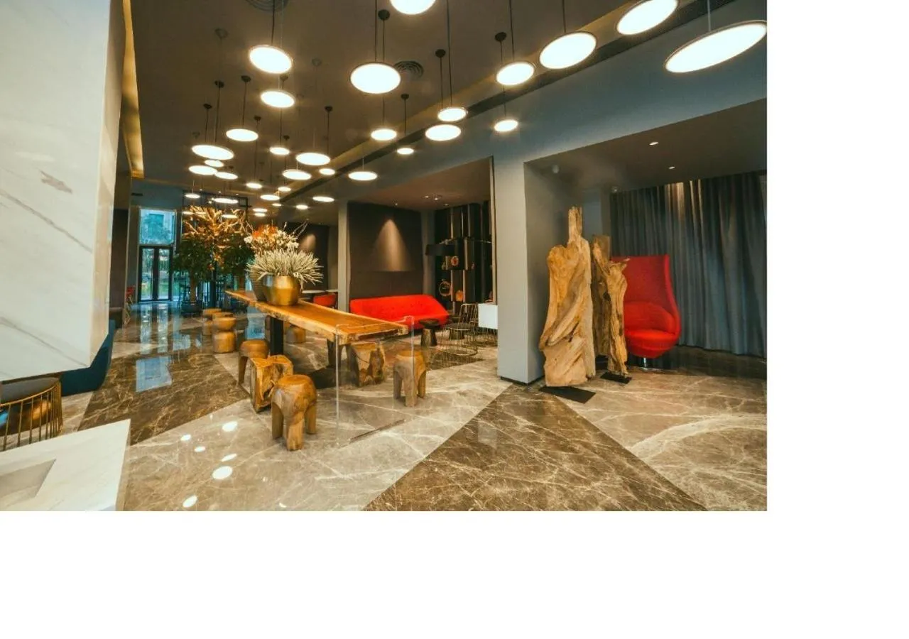 Lobby or reception in Mercure Yangzhou East High-Speed Railway Station