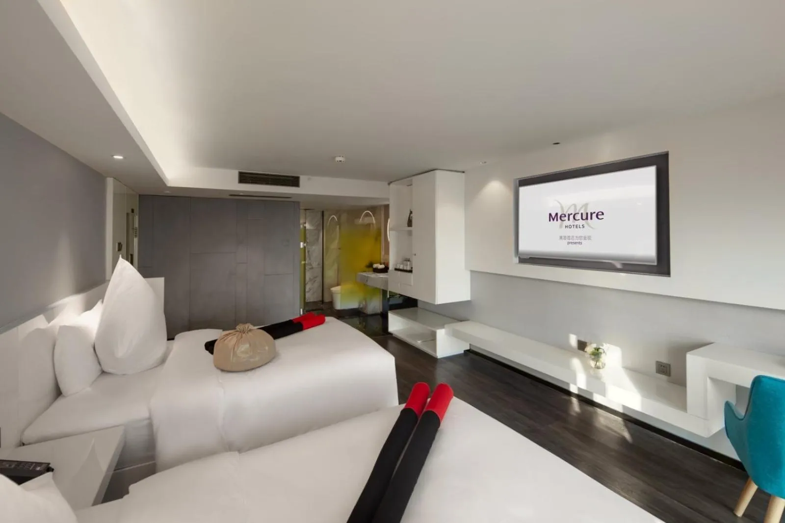 Bed in Mercure Yangzhou East High-Speed Railway Station