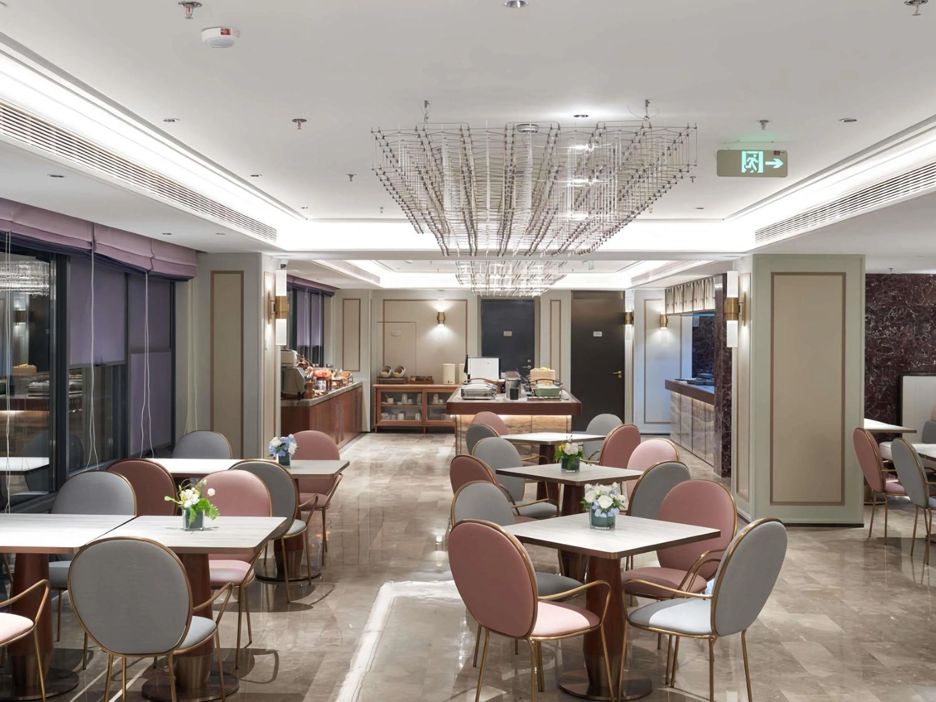 Restaurant/places to eat in Mercure Shanghai Lingang Oriental Pearl