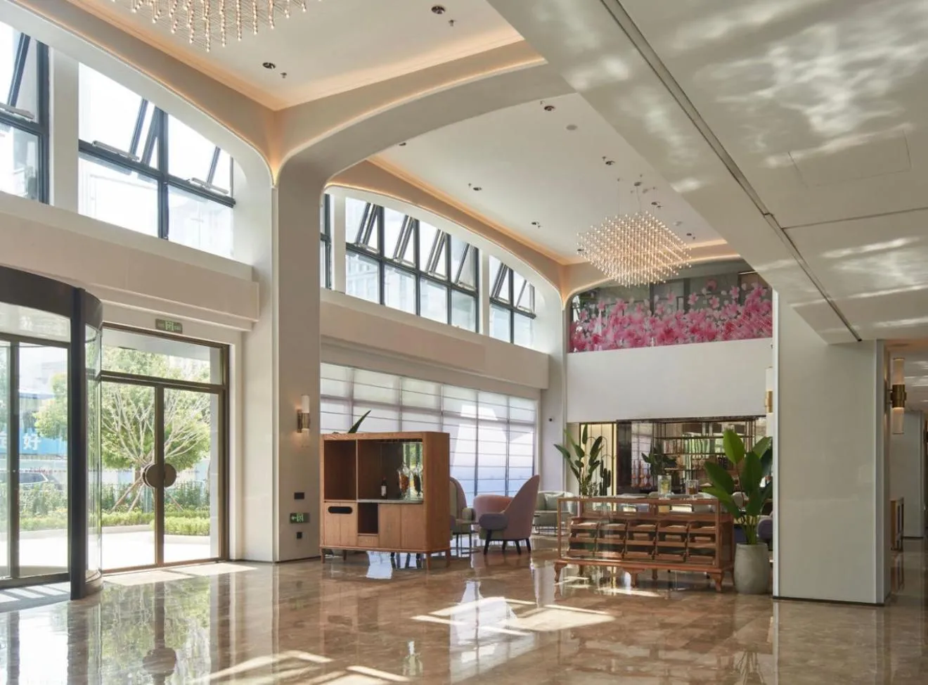 Lobby or reception in Mercure Shanghai Lingang Oriental Pearl