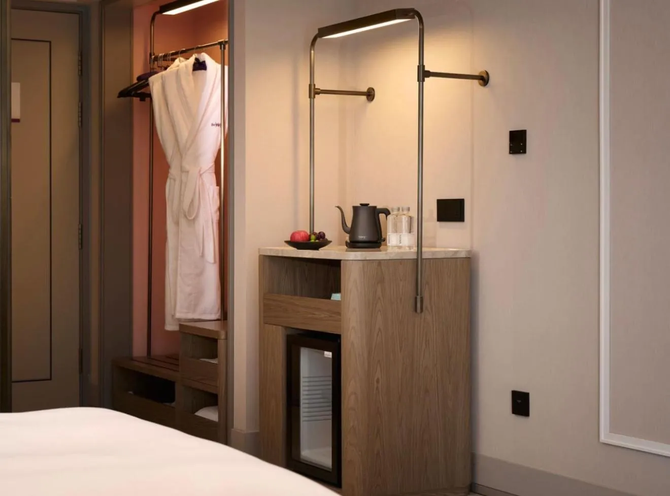 Bed in Mercure Shanghai Lingang Oriental Pearl