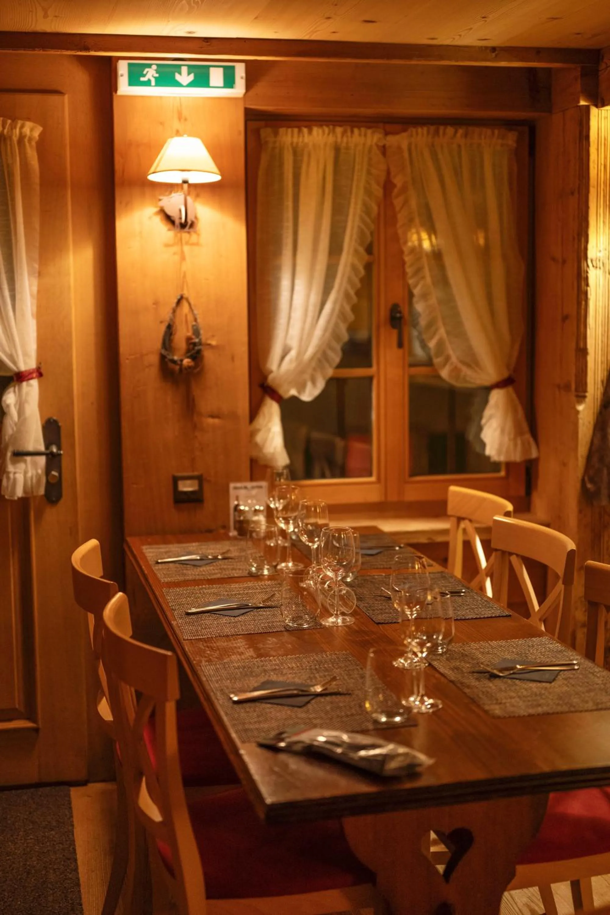 Restaurant/places to eat in hotel de ville de Rossinière
