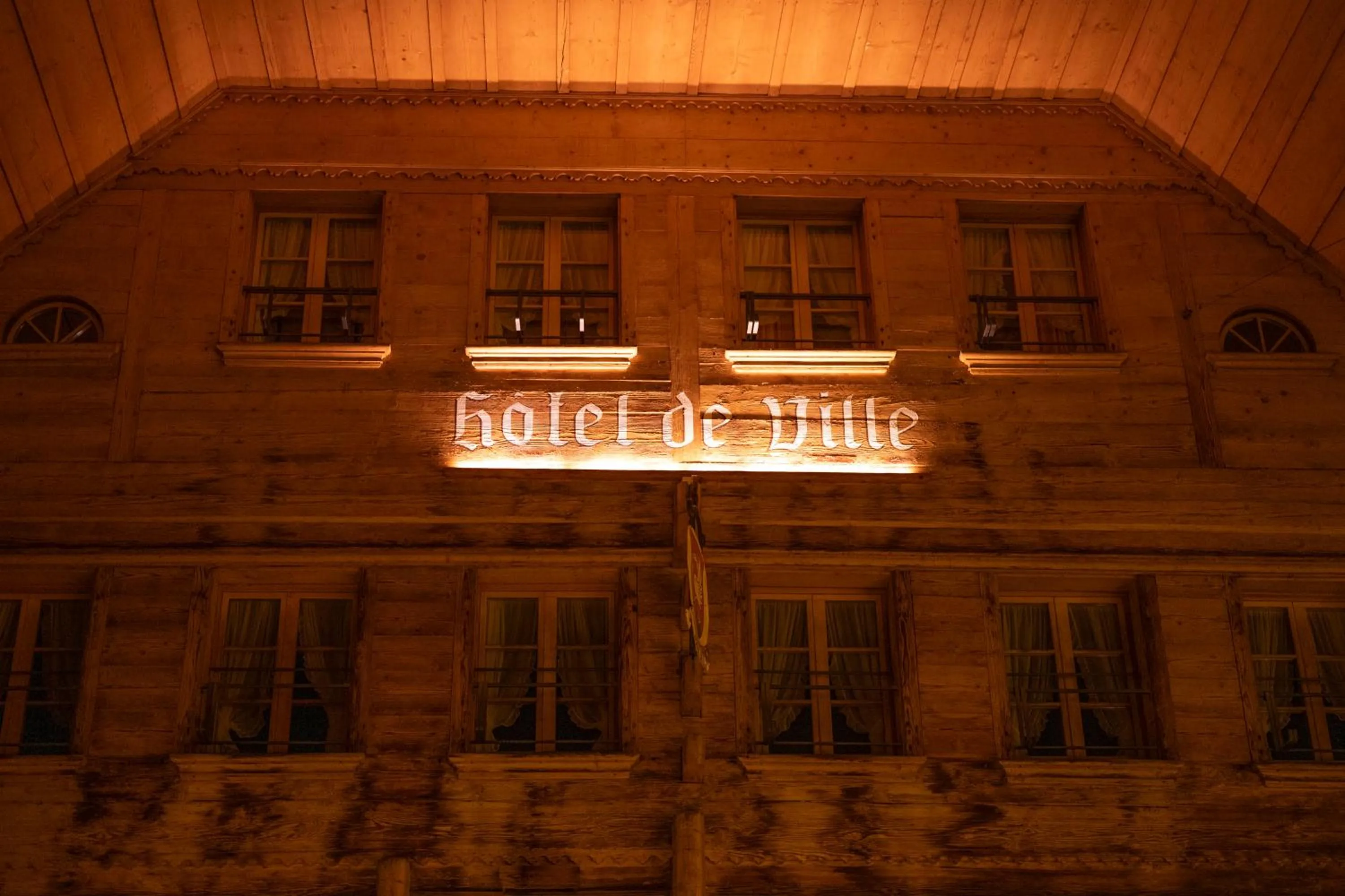 Property logo or sign in hotel de ville de Rossinière