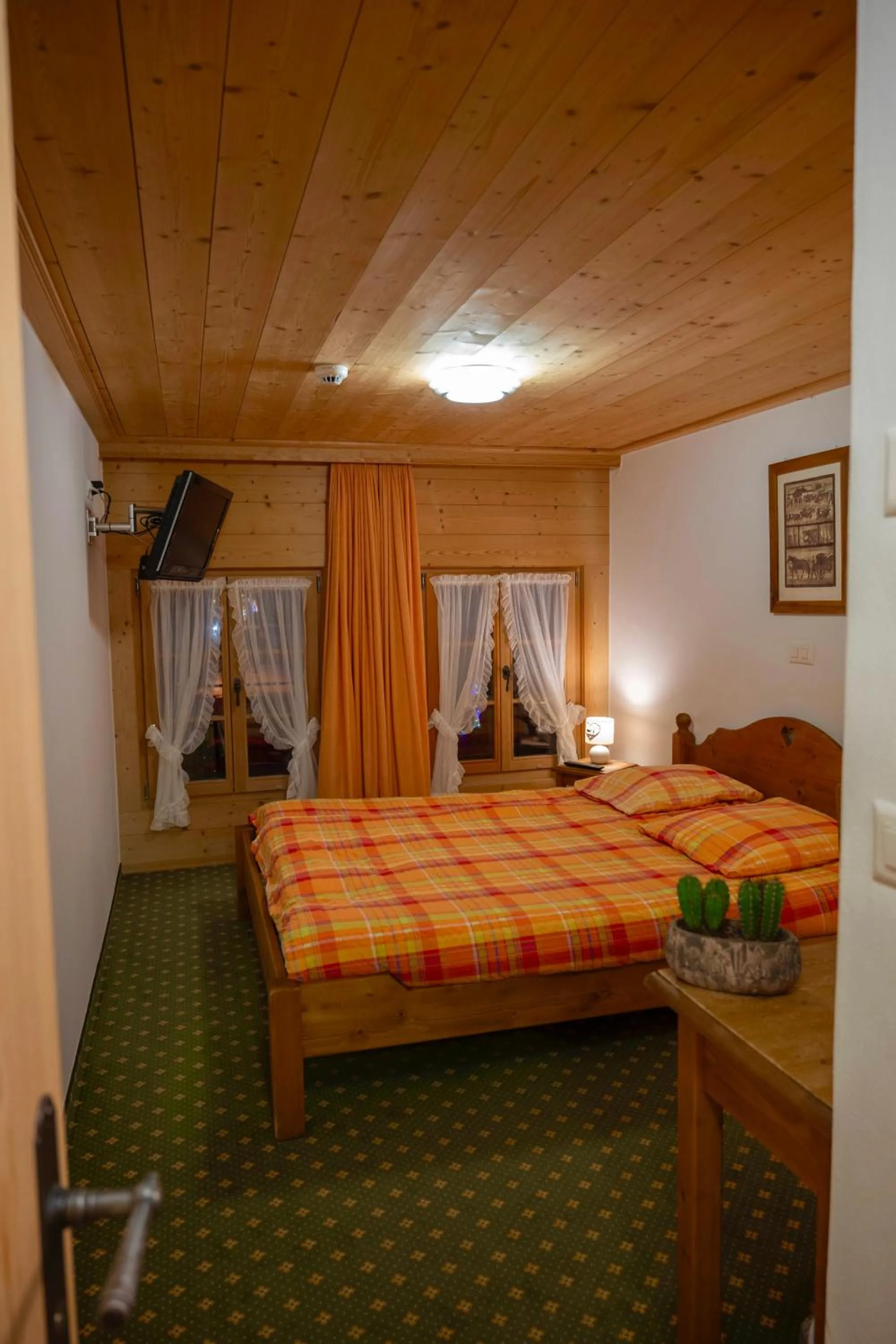 Photo of the whole room in hotel de ville de Rossinière