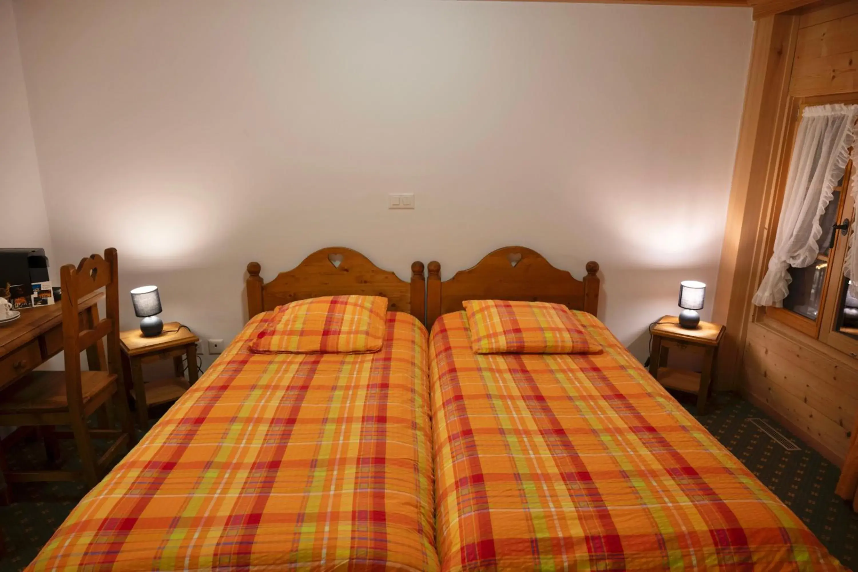 Double Room with Private Bathroom in hotel de ville de Rossinière Double Room with Private Bathroom in hotel de ville de Rossinière