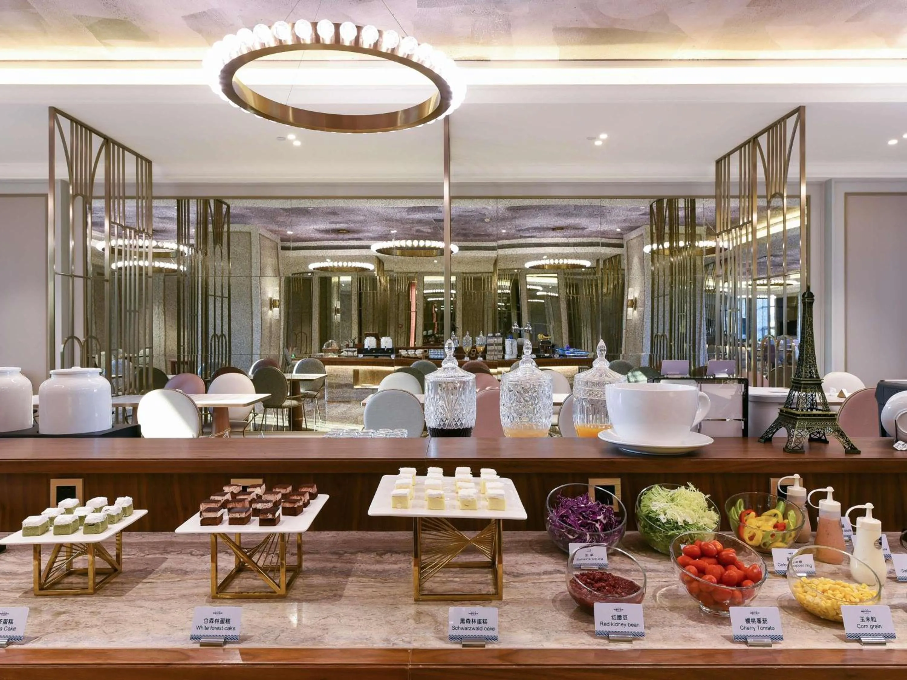 Restaurant/places to eat in Mercure Tianjin Eco Oriental