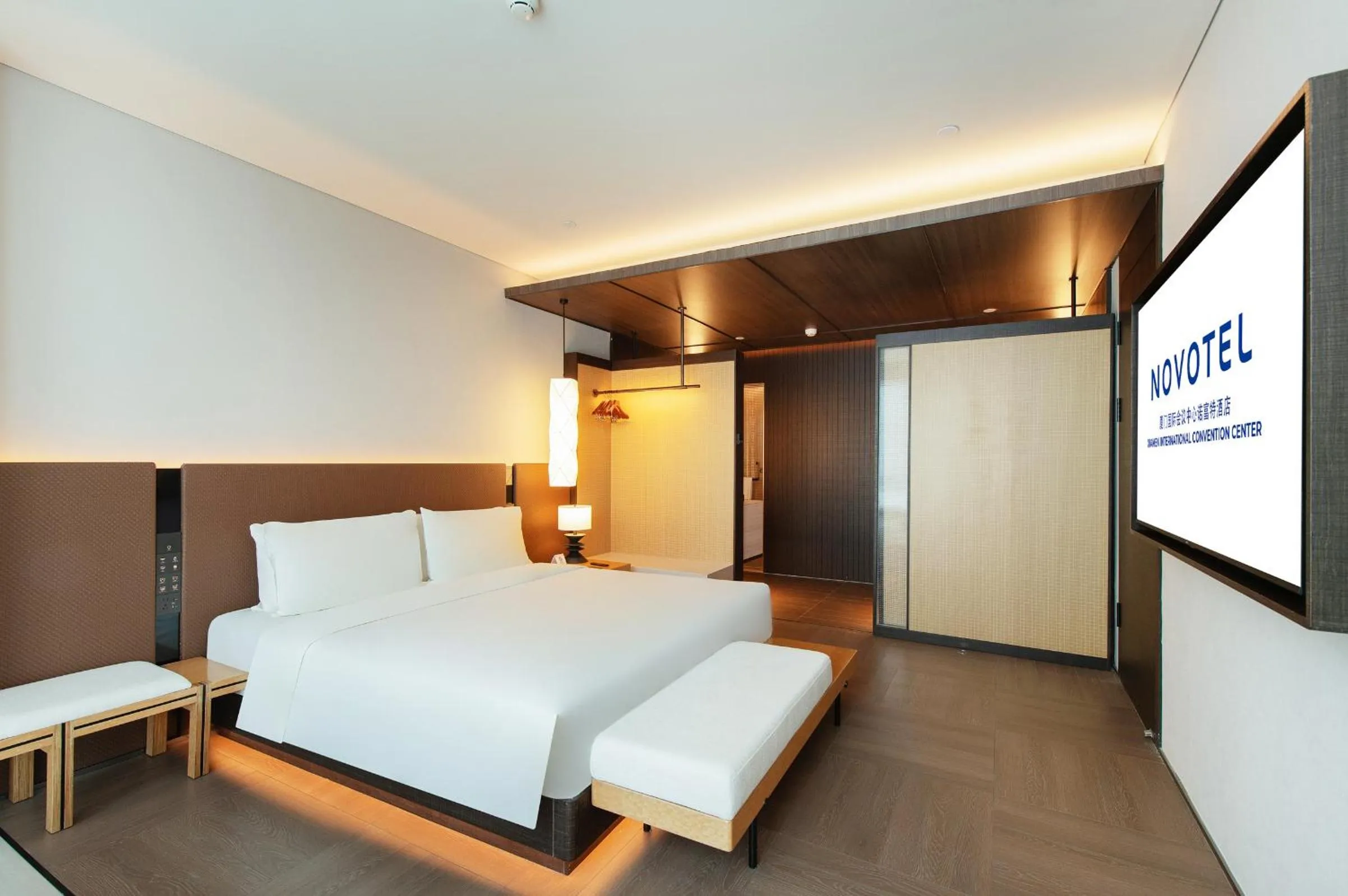 Bed in Novotel Xiamen International Convention Center