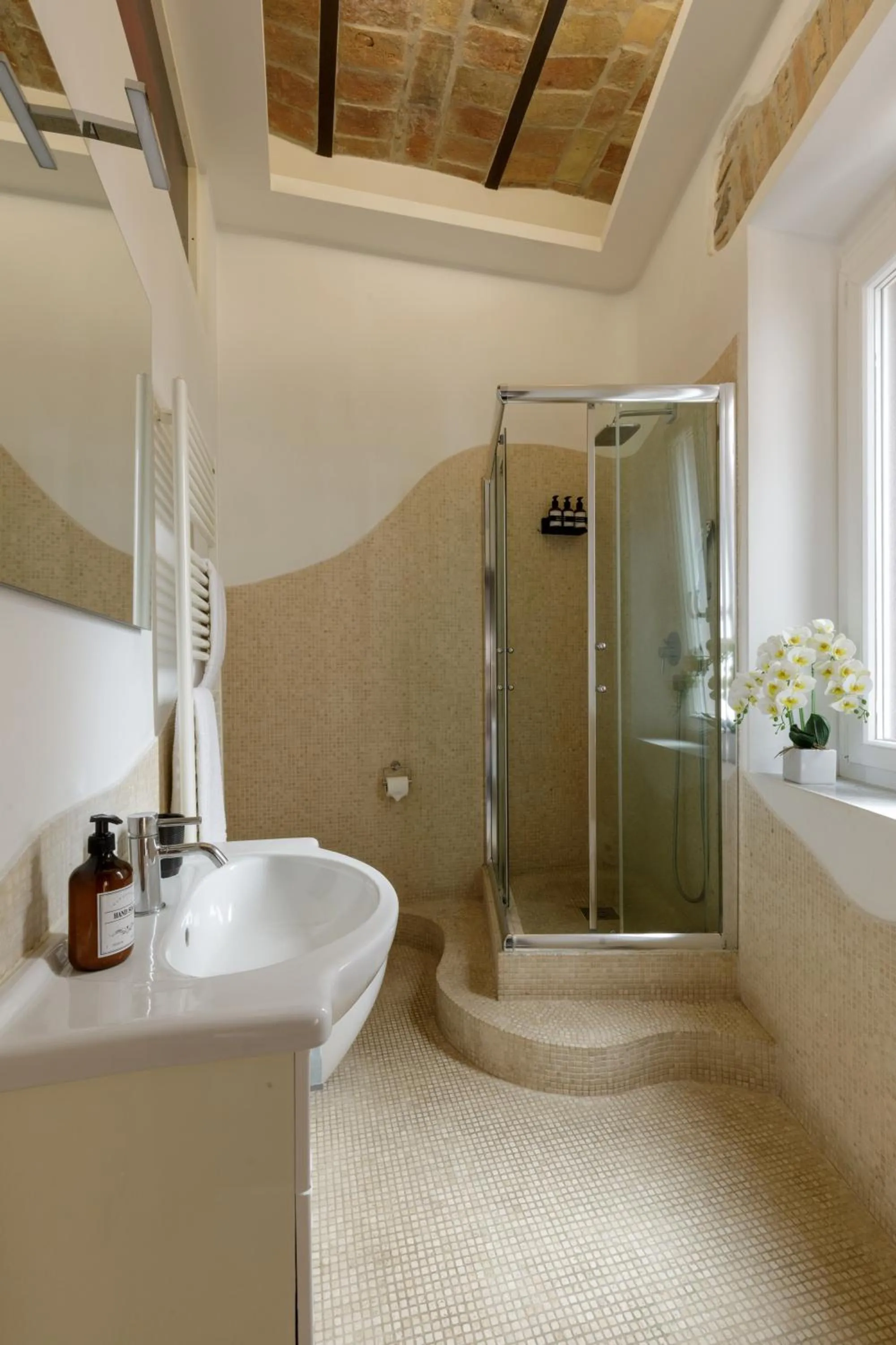 Shower in The Right Place 4U Navona Luxury Rooms