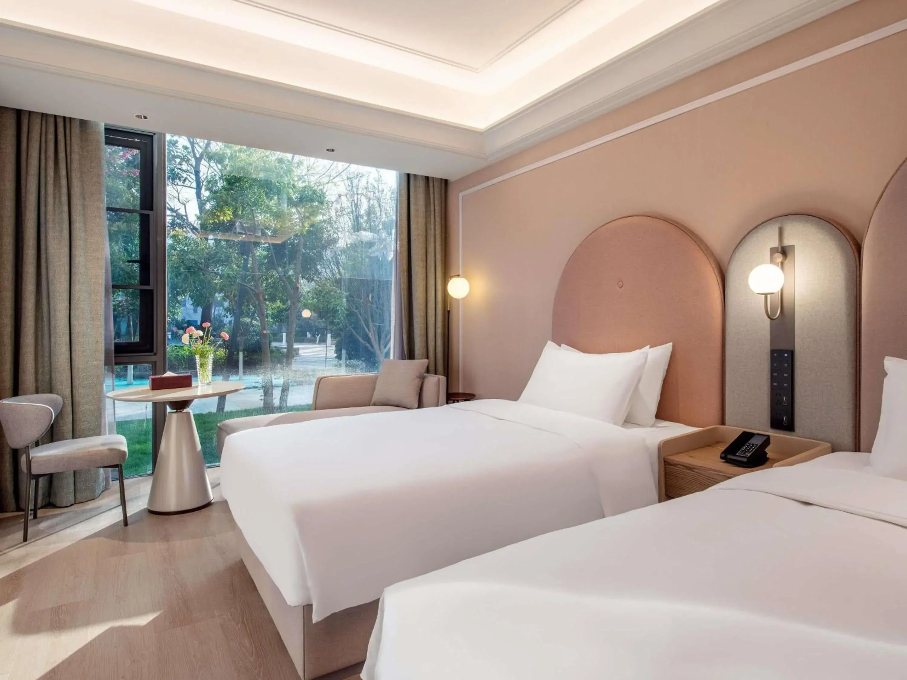 Deluxe Twin Room in Mercure KunMing Airport Deluxe Twin Room in Mercure KunMing Airport