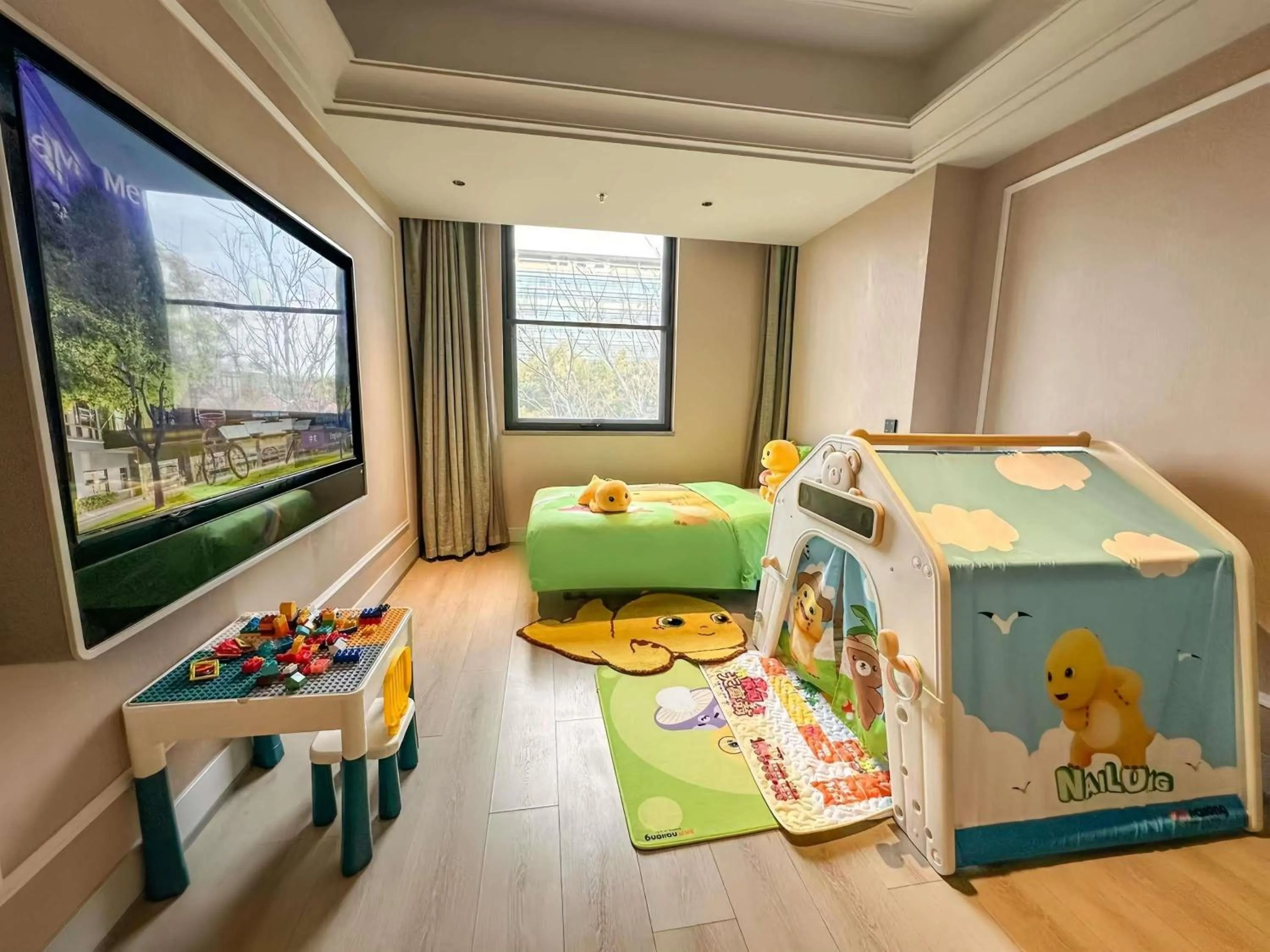 Classic Family Room in Mercure KunMing Airport