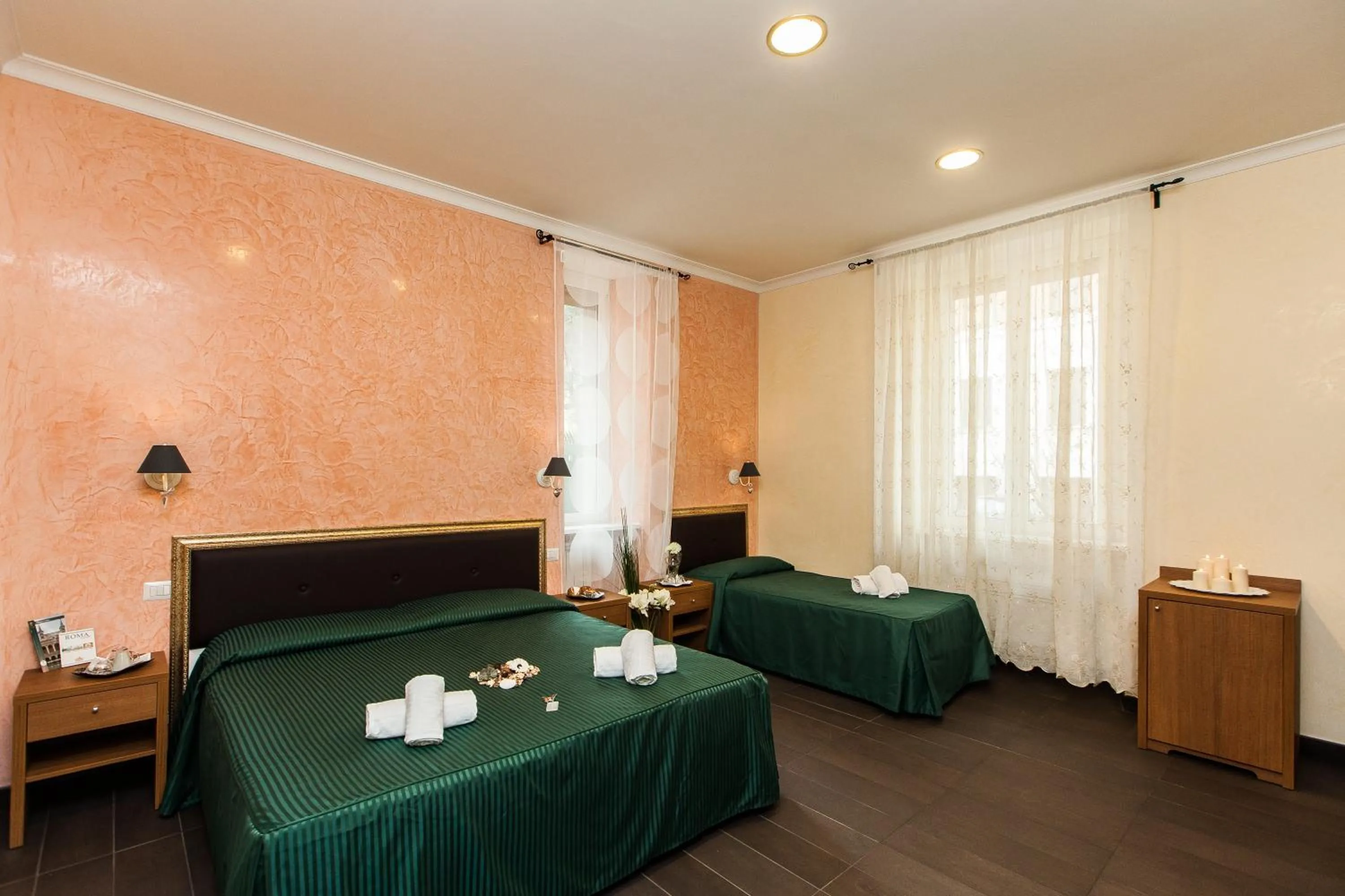 Photo of the whole room, Bed in Guest's Heaven