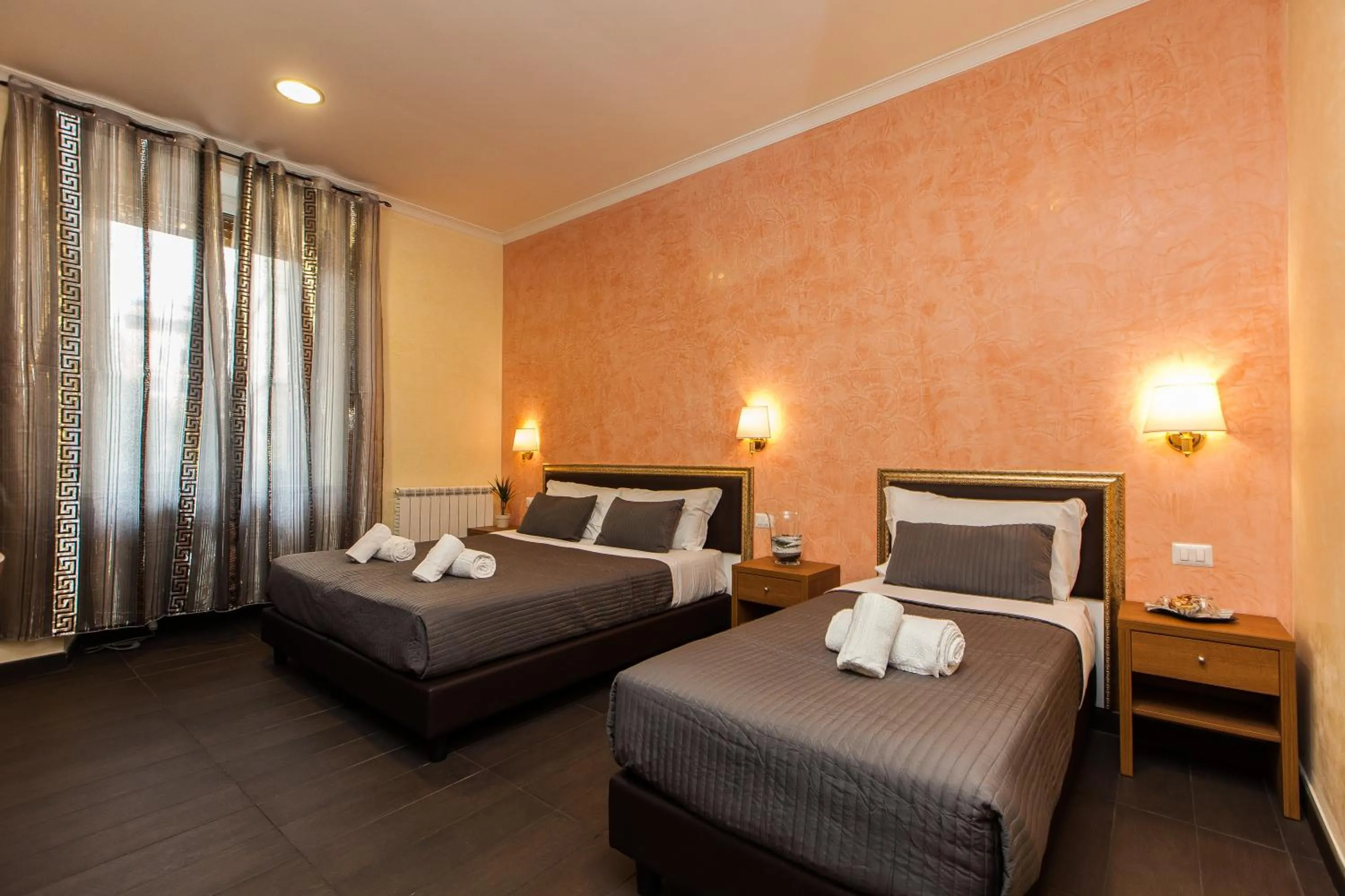 Bedroom, Bed in Guest's Heaven