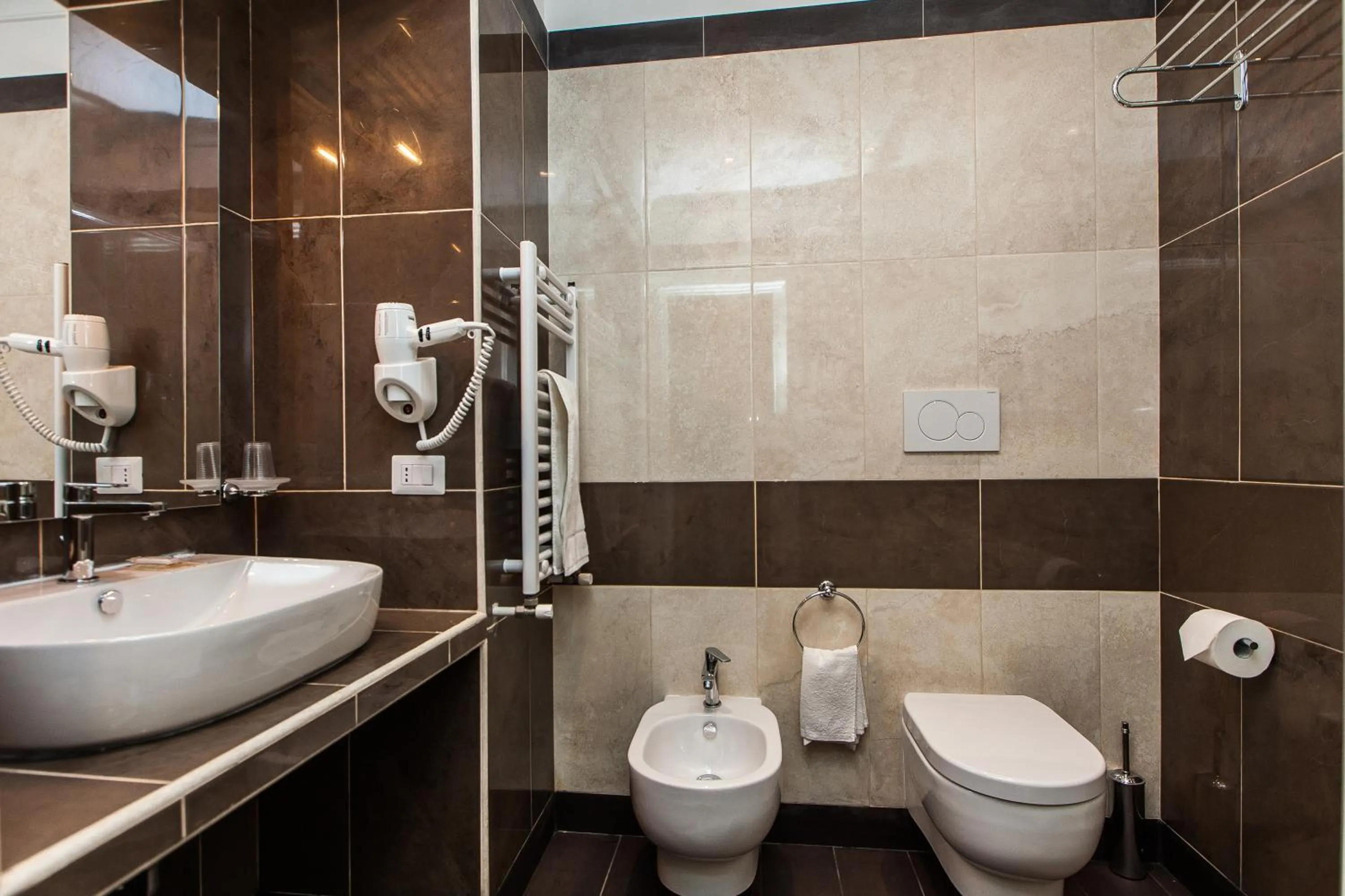 Bathroom in Guest's Heaven