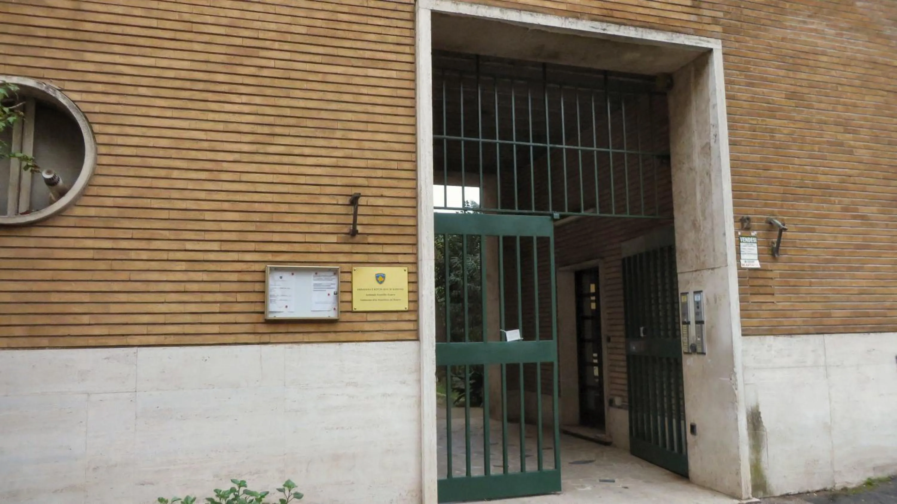 Facade/entrance in Guest's Heaven