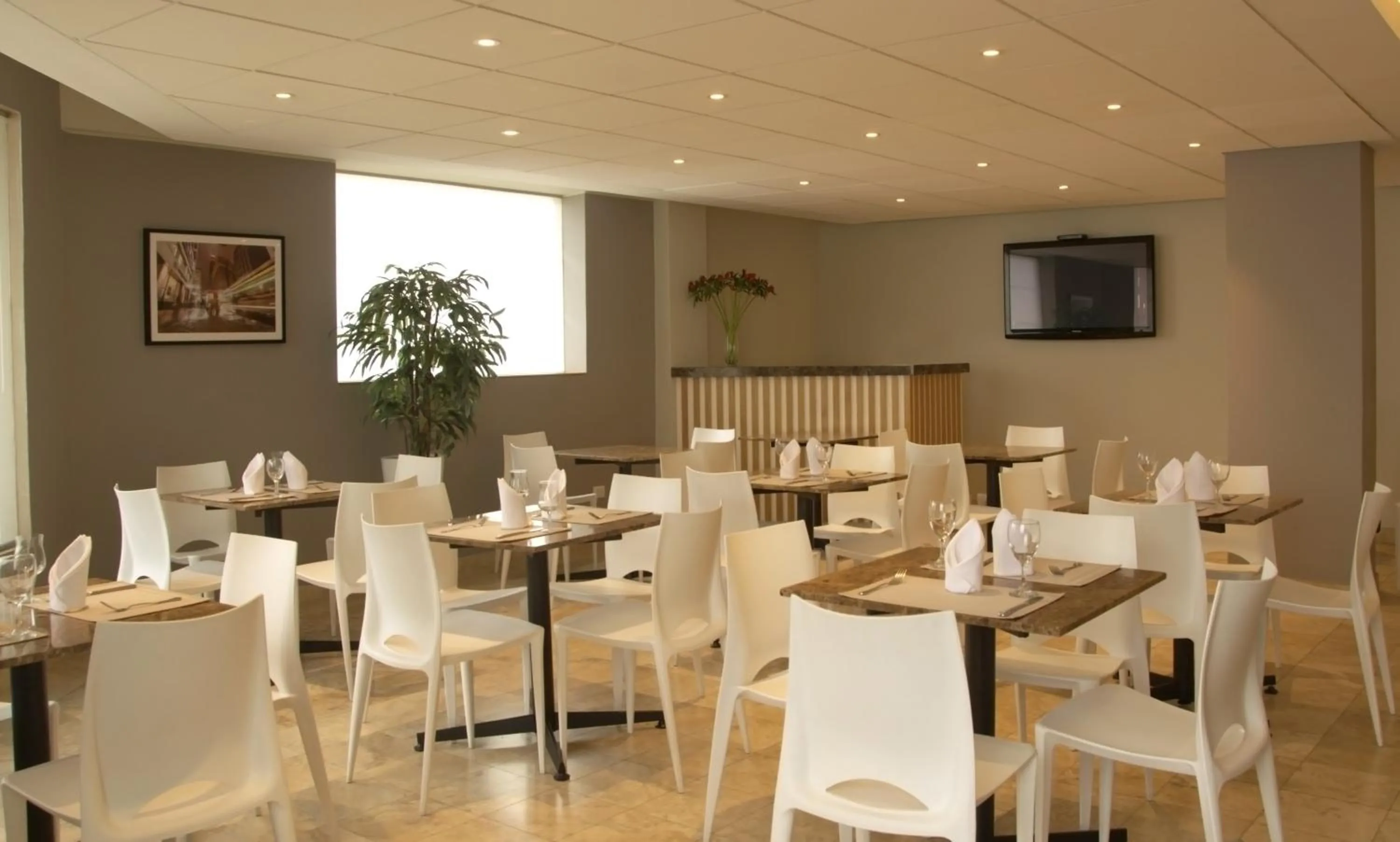 Restaurant/places to eat in Hotel San Remo