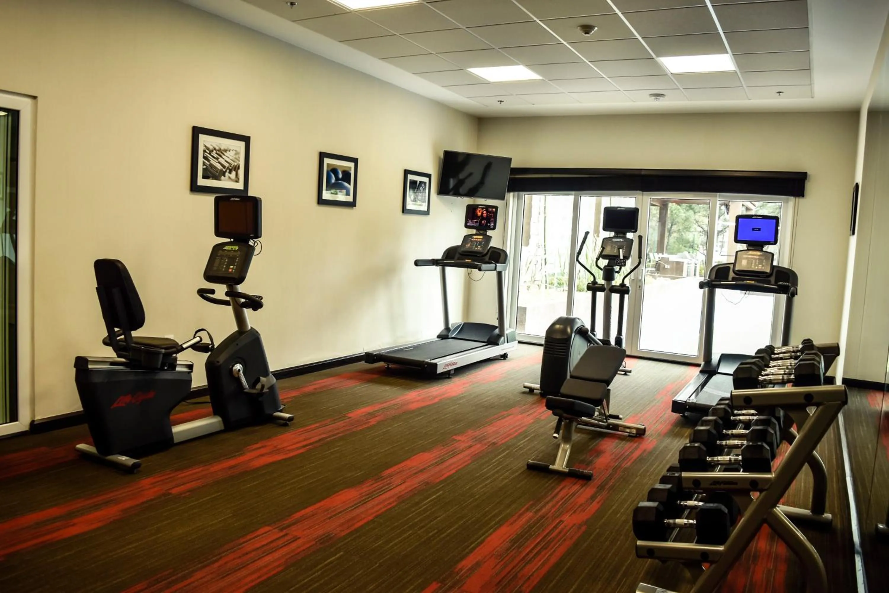 Fitness centre/facilities in Staybridge Suites Puebla by IHG
