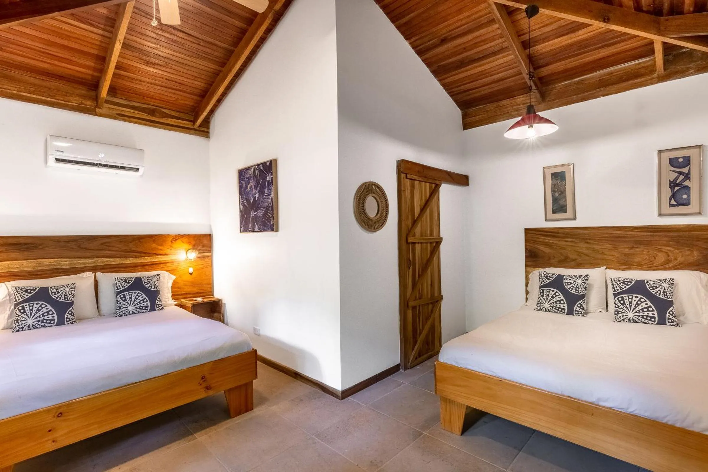 Bedroom, Bed in Makanas Beach Bungalows
