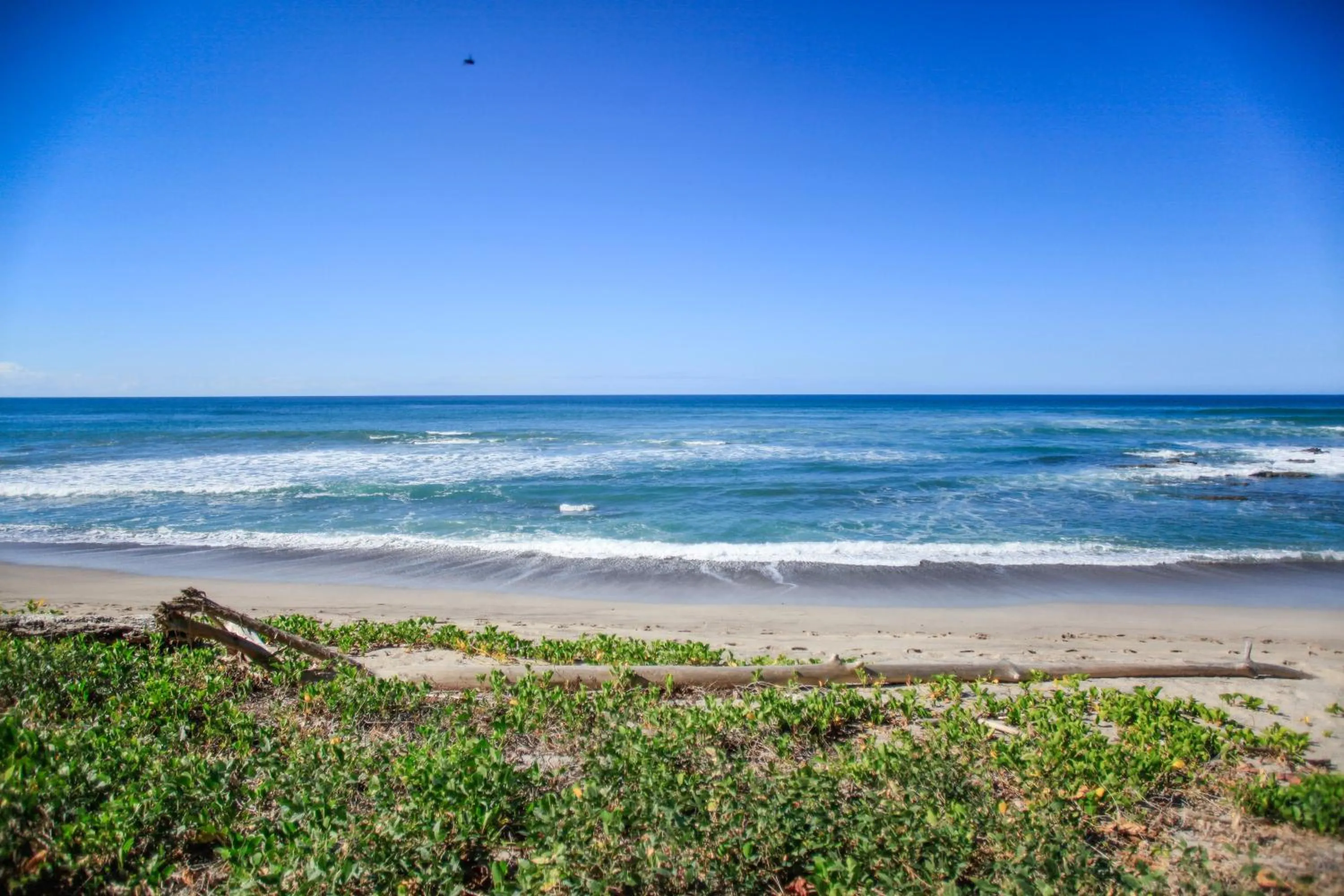 Beach in Makanas Beach Bungalows