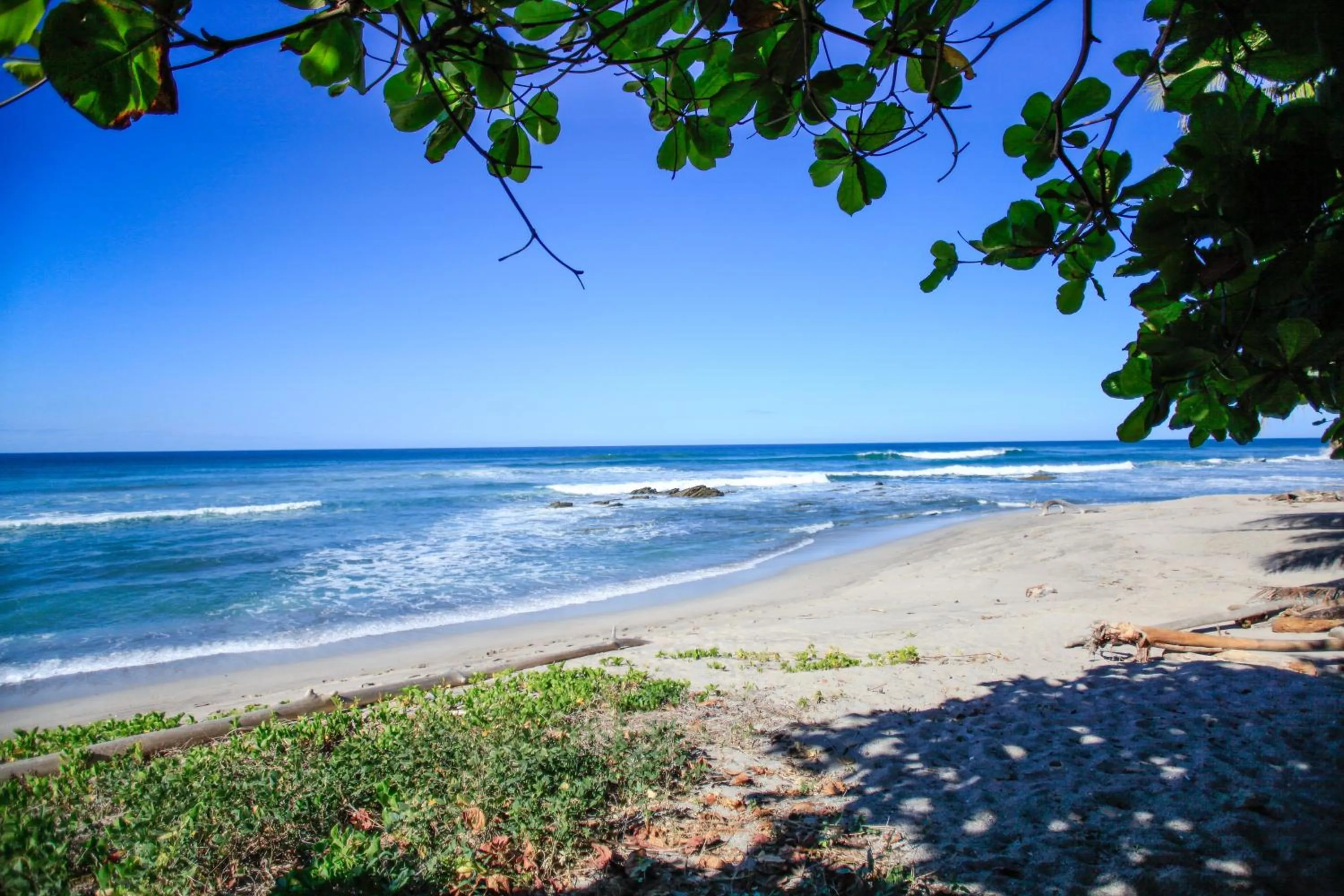Beach in Makanas Beach Bungalows