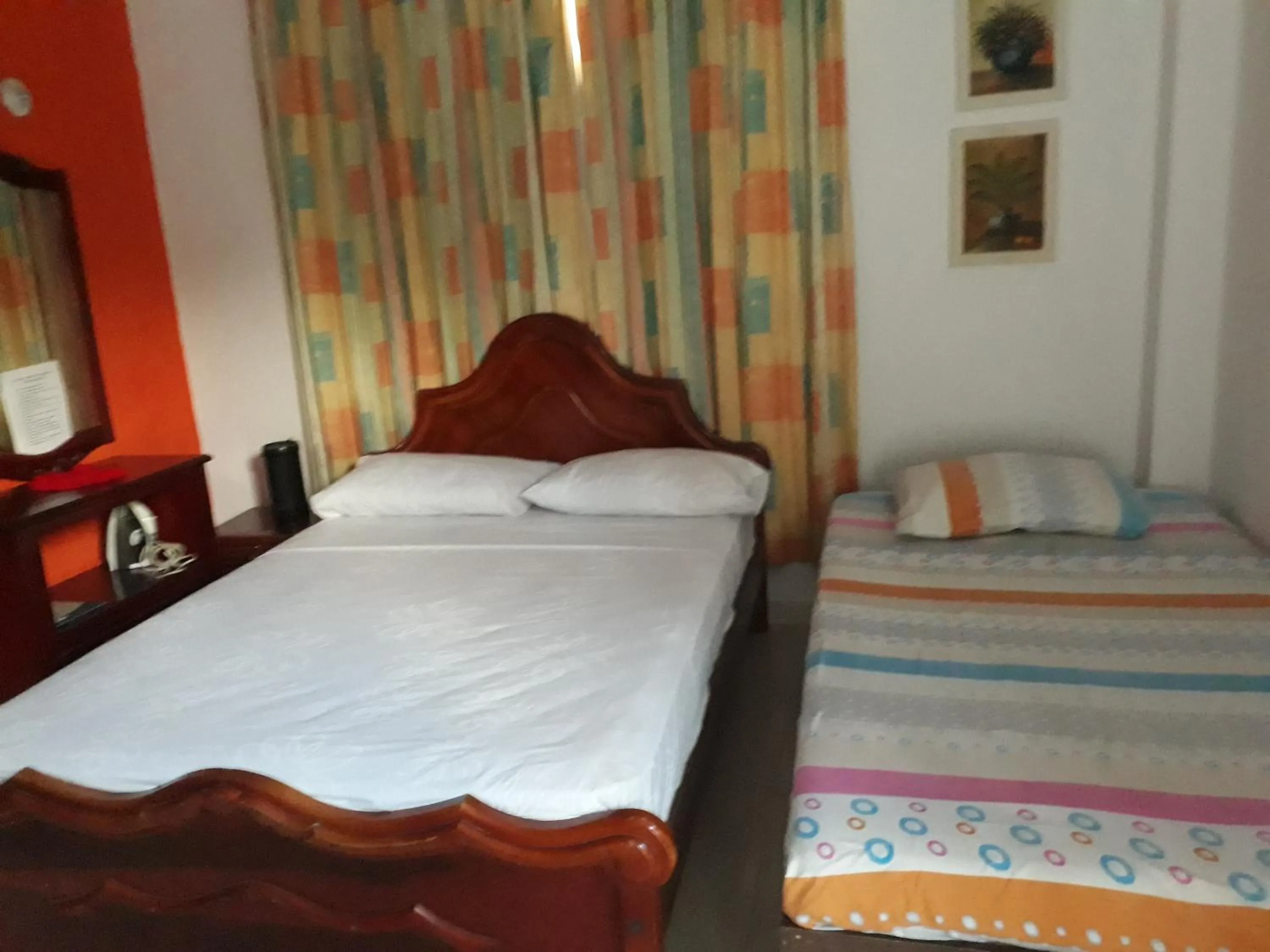 Photo of the whole room, Bed in Ludisa House