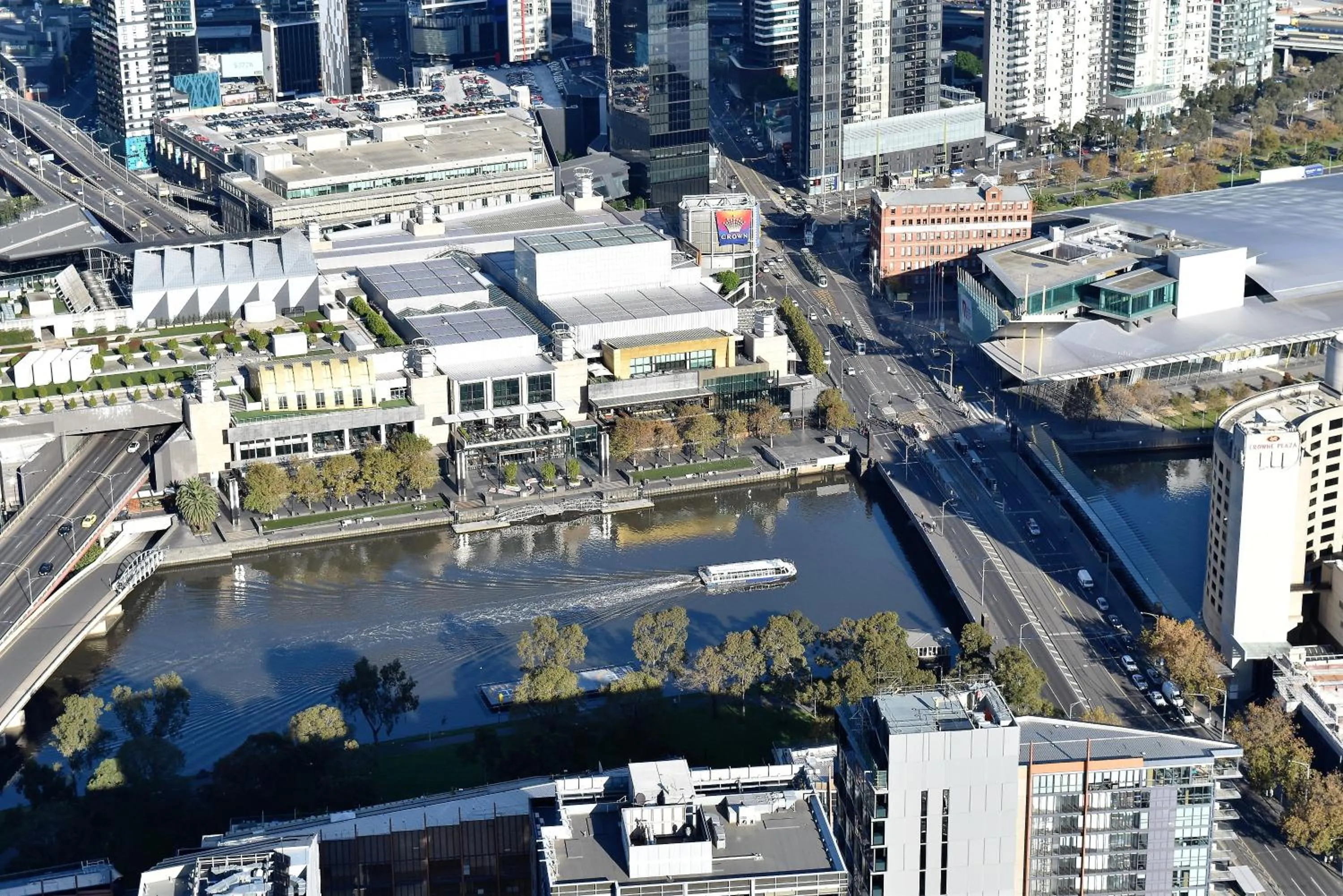 River view, Bird's-eye View in Melbourne SkyHigh Apartments