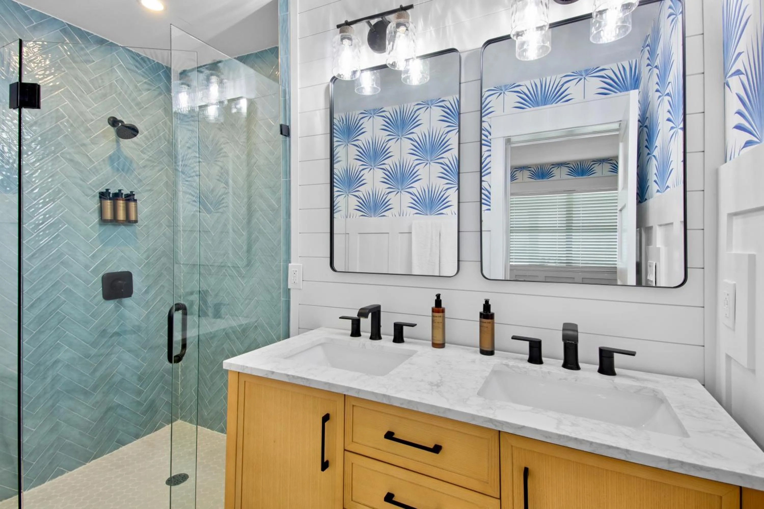 Shower in Azul Resort Siesta Key