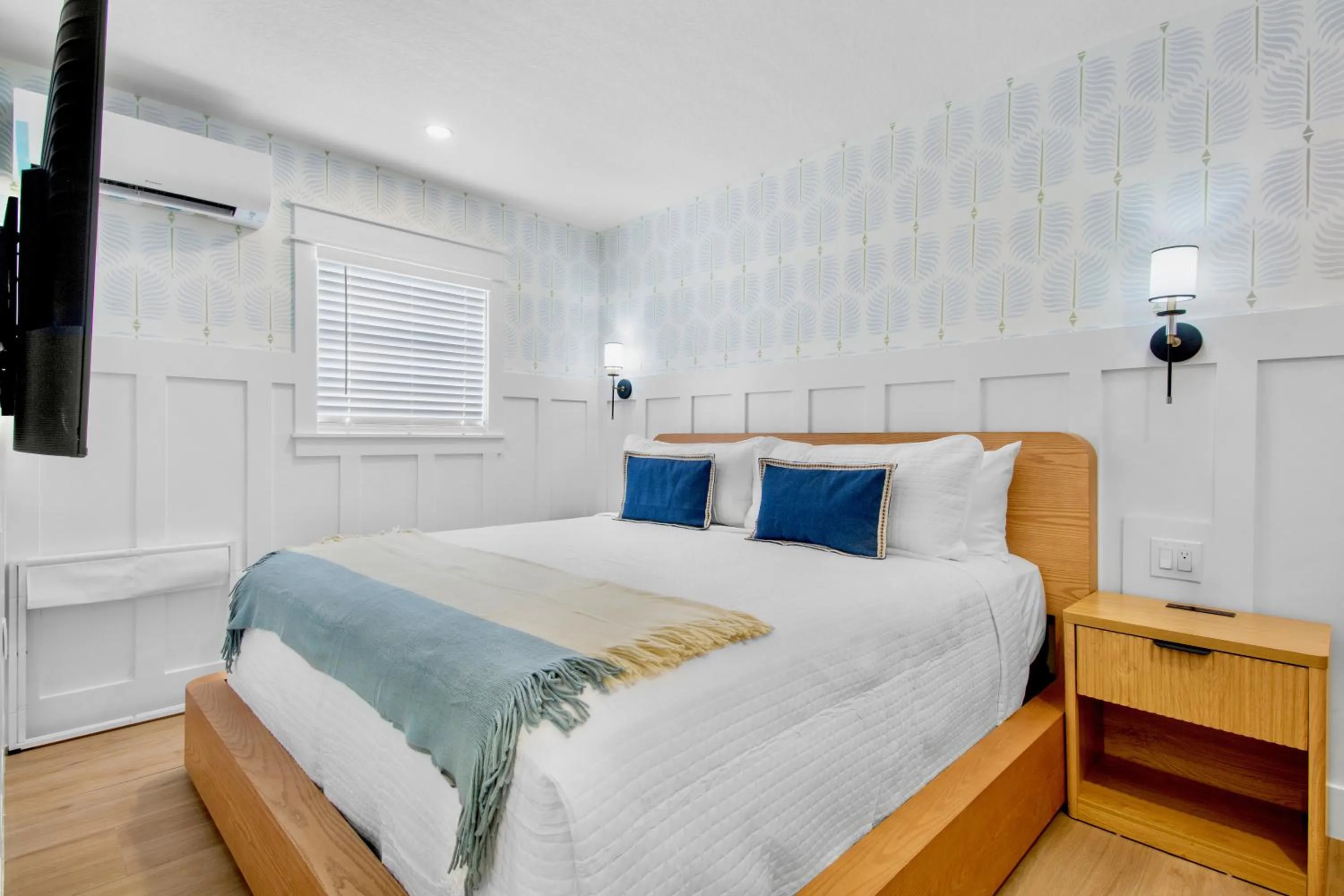 Bed in Azul Resort Siesta Key