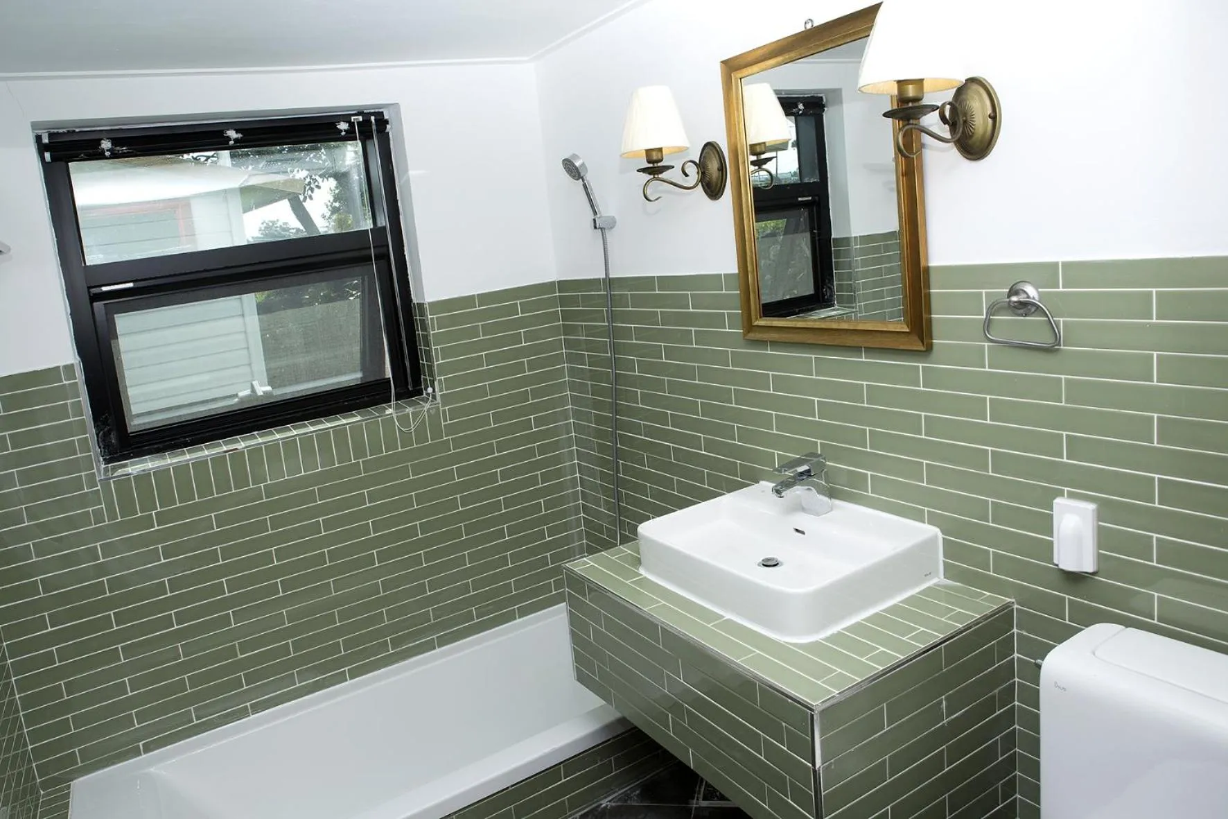 Shower in Casa Bonbon