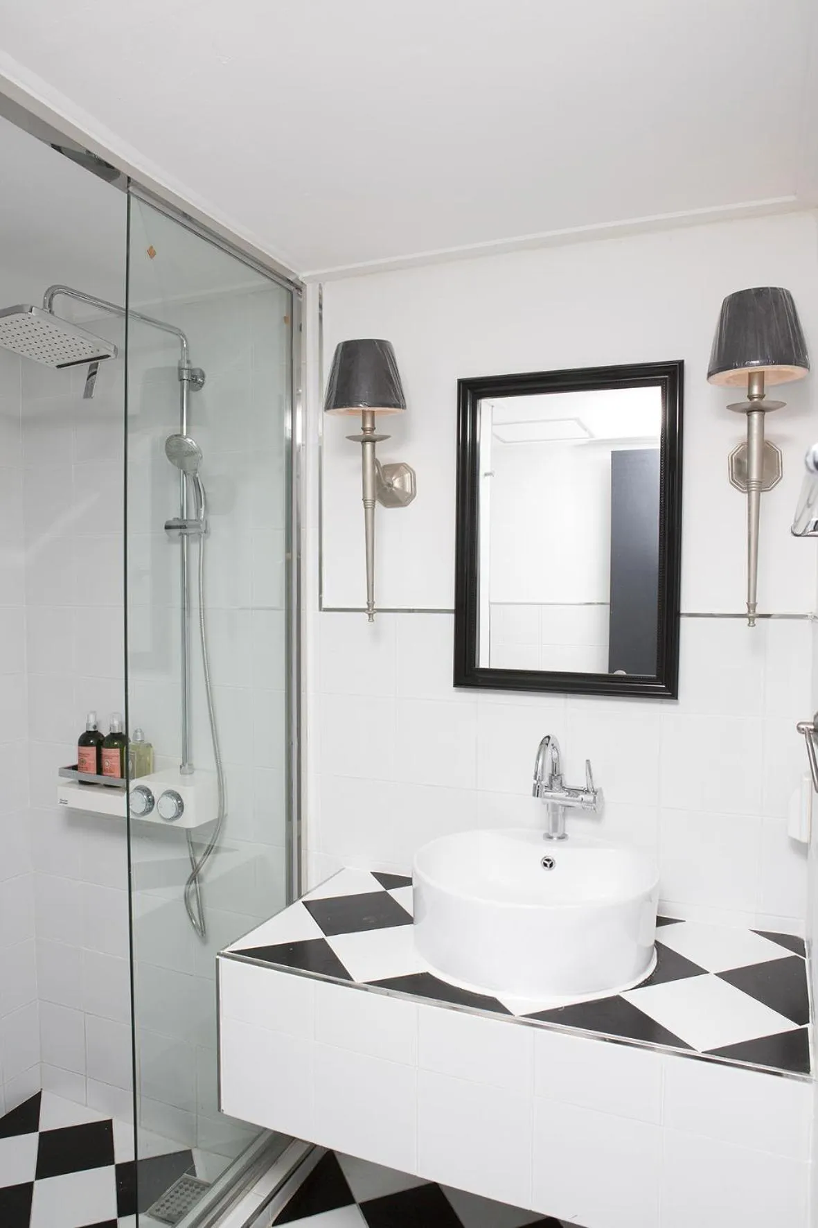 Shower in Casa Bonbon