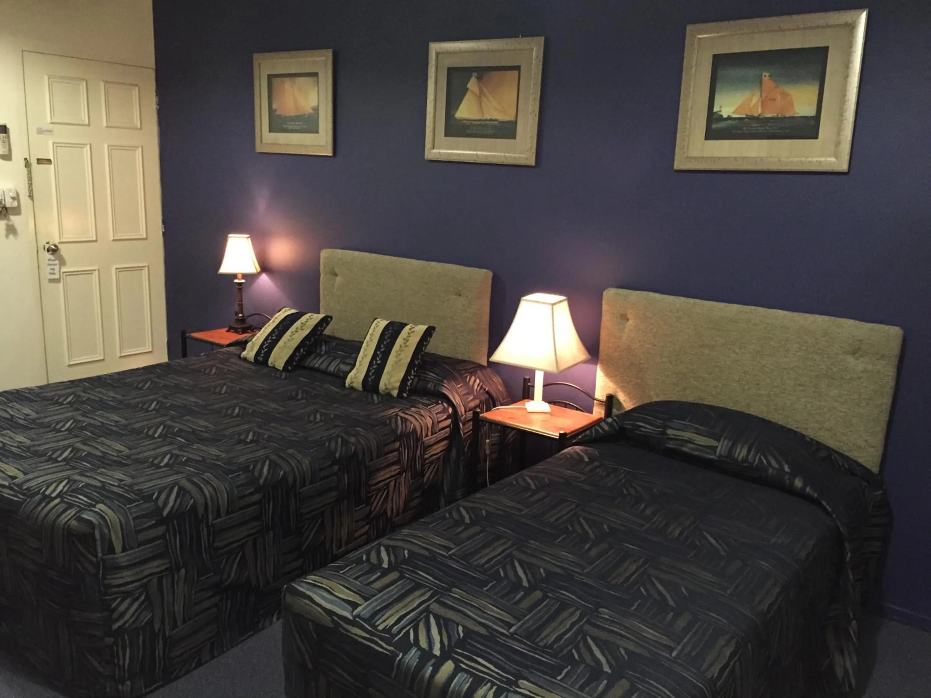 Bedroom, Bed in Criterion Hotel-Motel Rockhampton