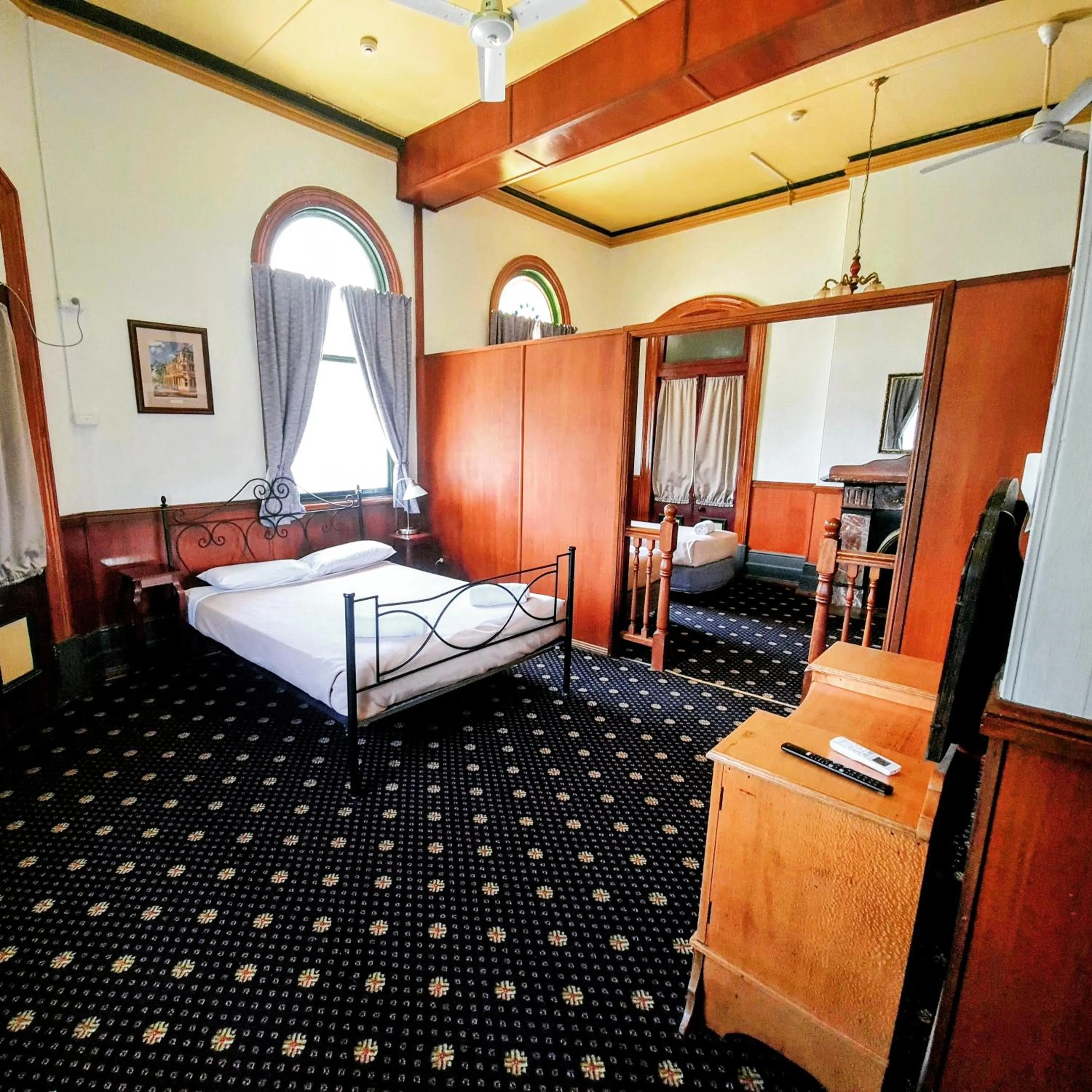 Bed in Criterion Hotel-Motel Rockhampton