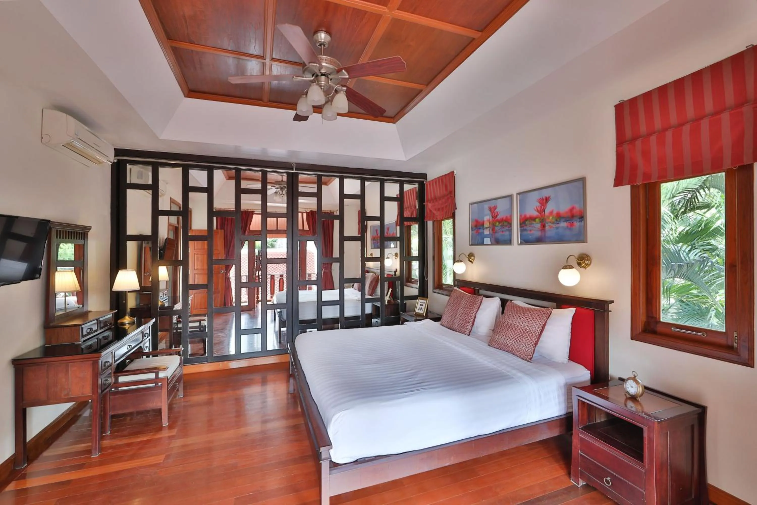 Bed in Siam Pool Villa Pattaya