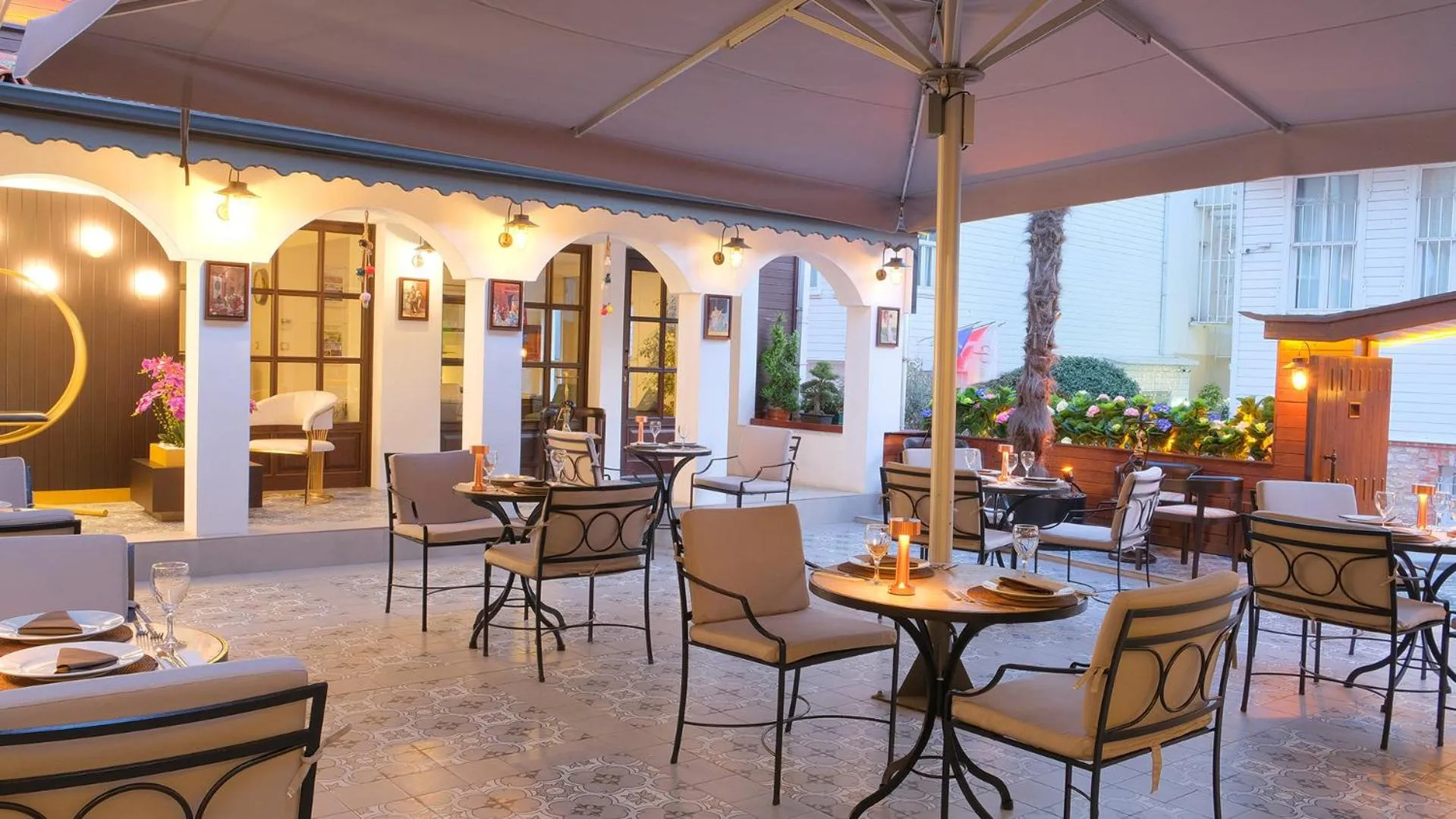 Restaurant/places to eat in Ishak Pasa Palace by Joyway Hotels