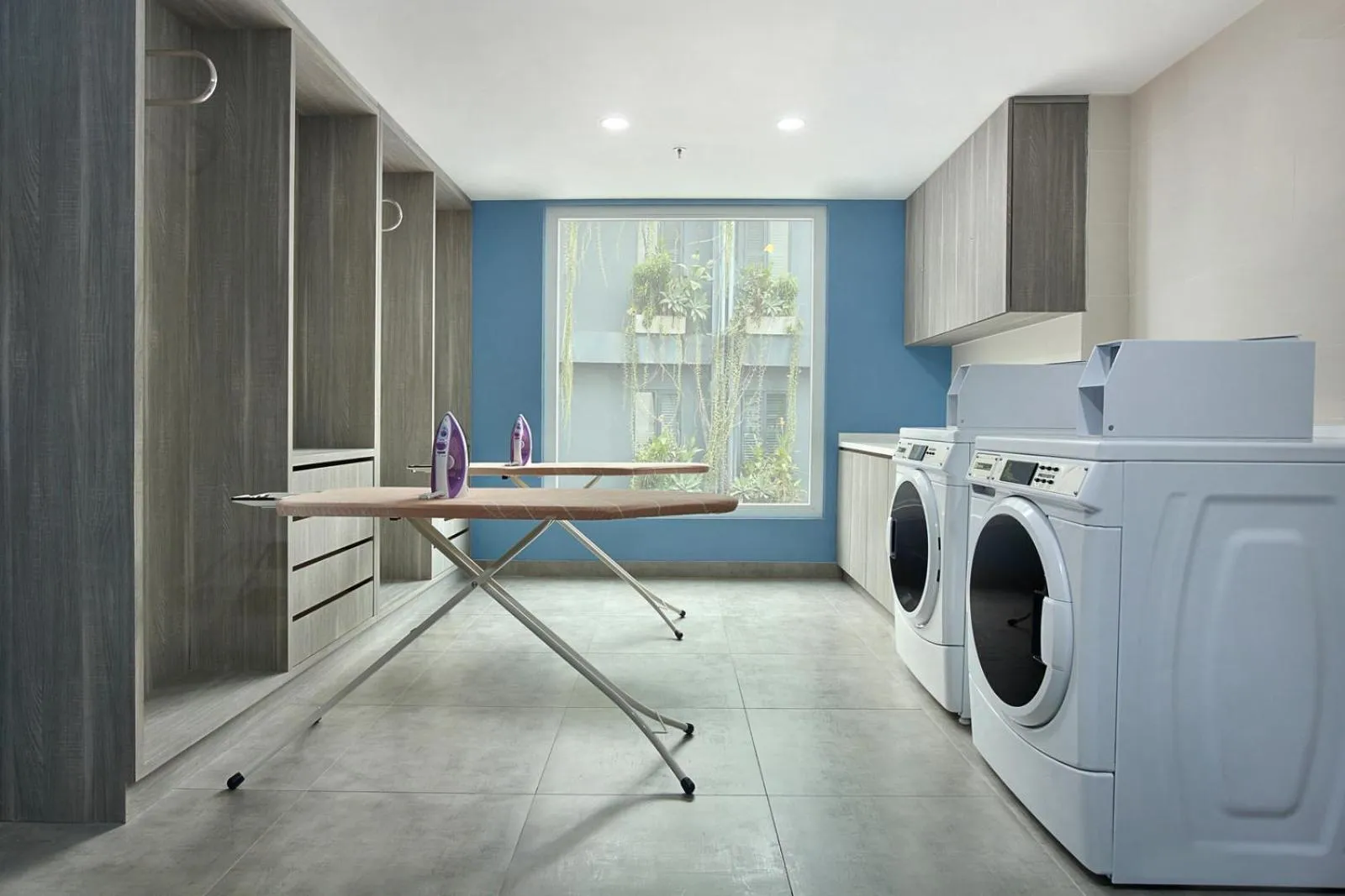 laundry in Holiday Inn Express Jakarta Wahid Hasyim by IHG