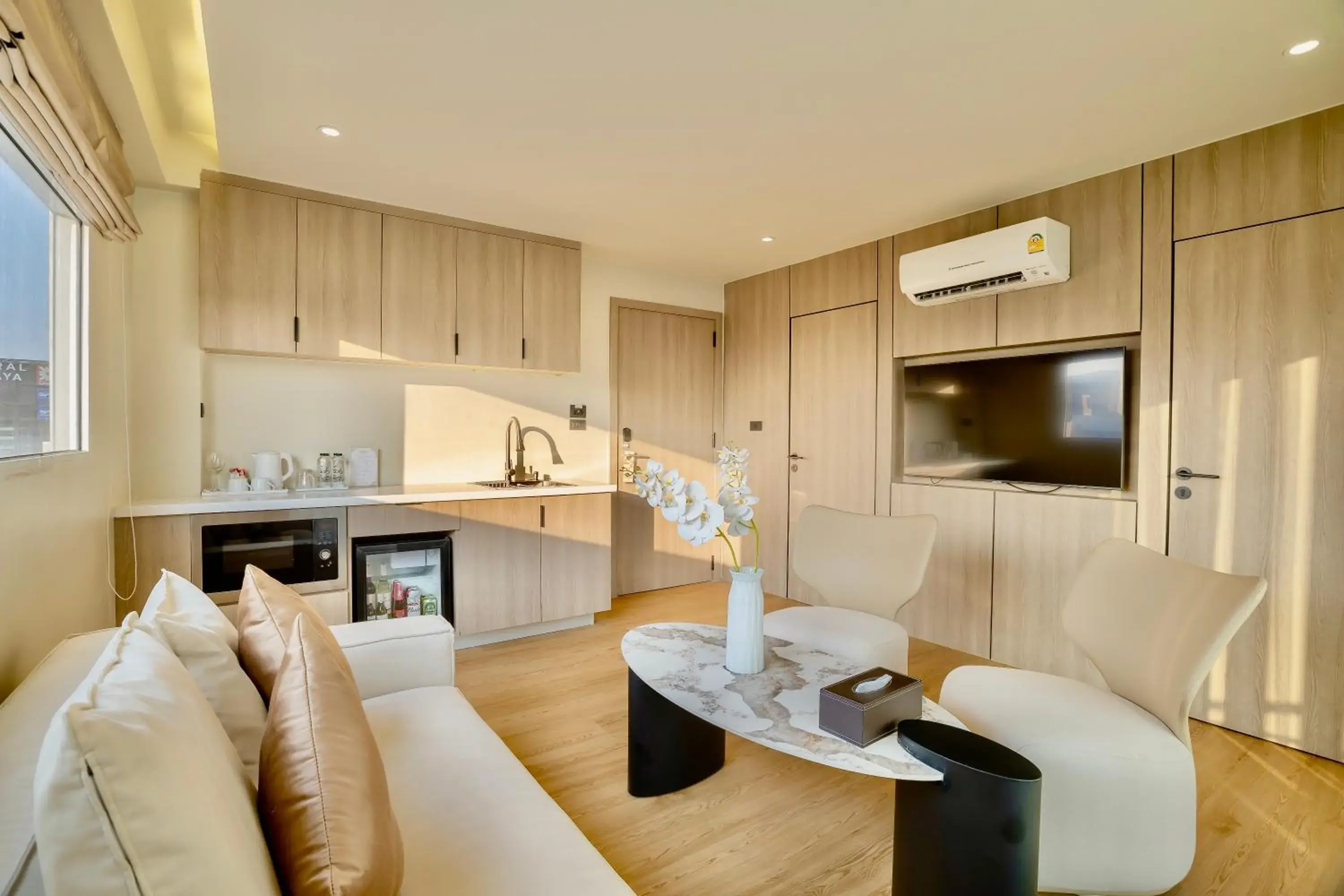 Suite in The One Bay Breeze Suite in The One Bay Breeze