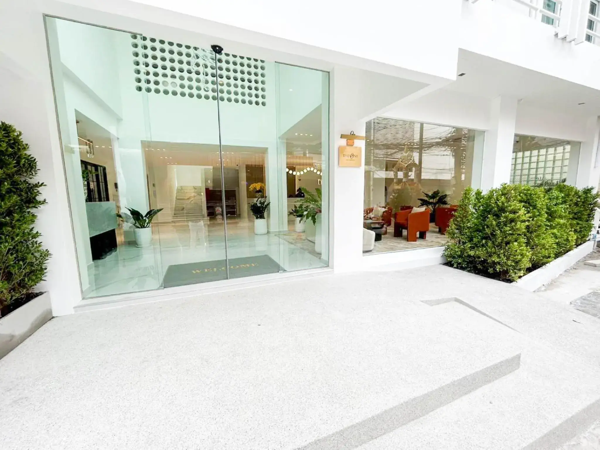 Facade/entrance in The One Bay Breeze Facade/entrance in The One Bay Breeze