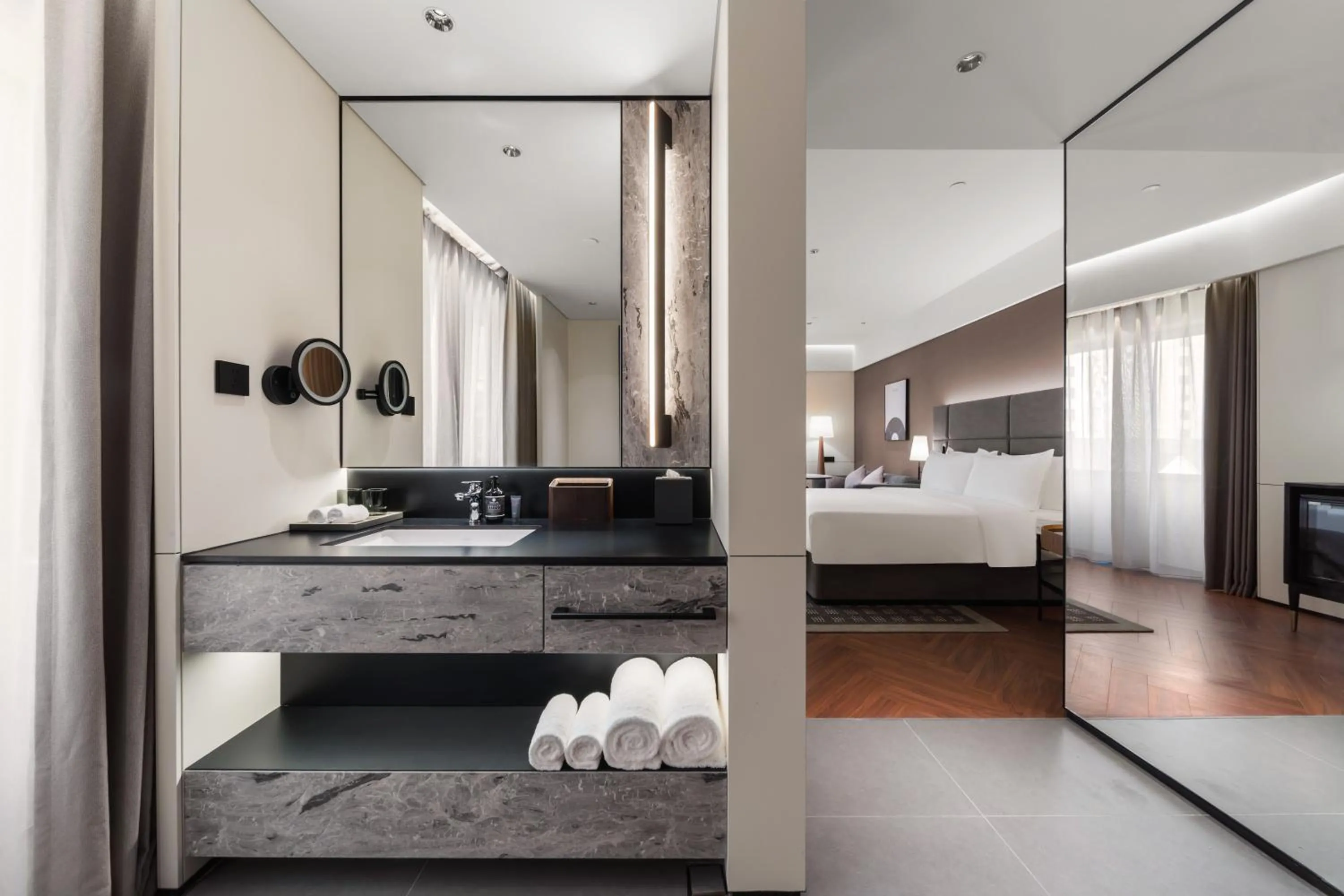 Bed in Intercity Hotel Shanghai Nanjing Road Pedestrian Street The Bund