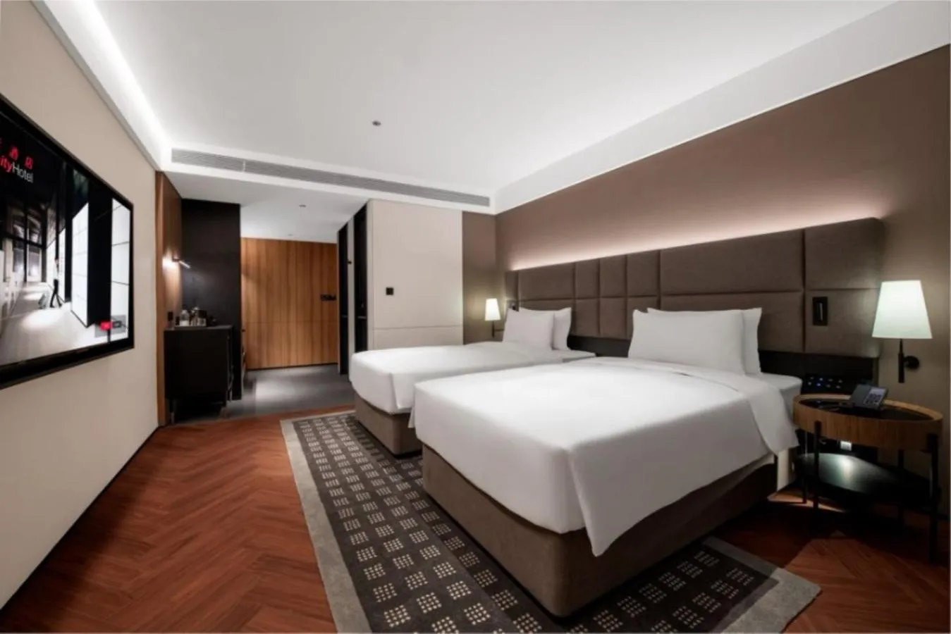 Bed in Intercity Hotel Shanghai Nanjing Road Pedestrian Street The Bund