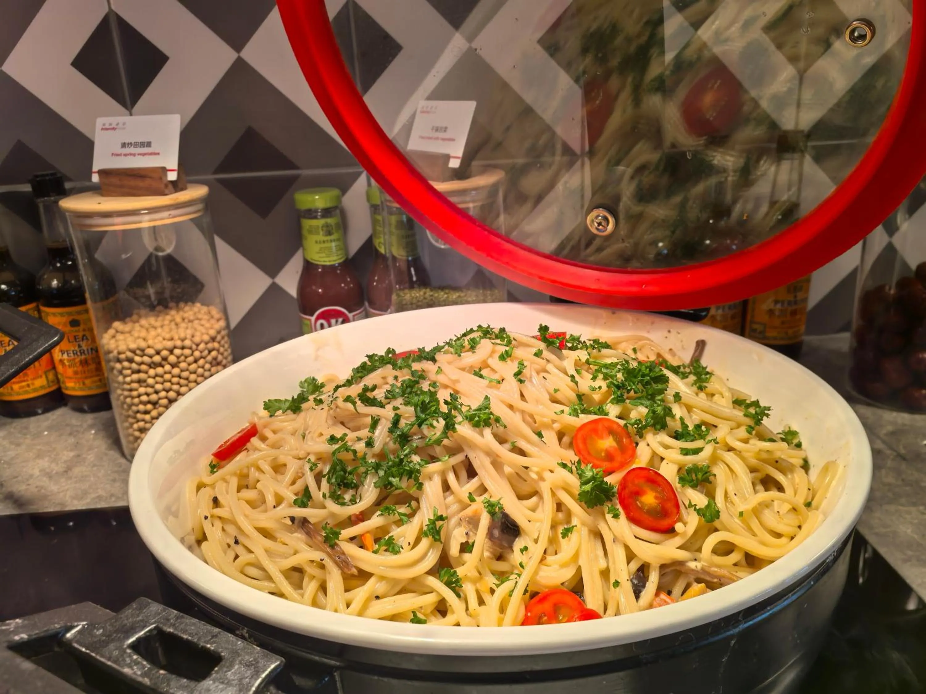 Restaurant/places to eat in Intercity Hotel Shanghai Nanjing Road Pedestrian Street The Bund