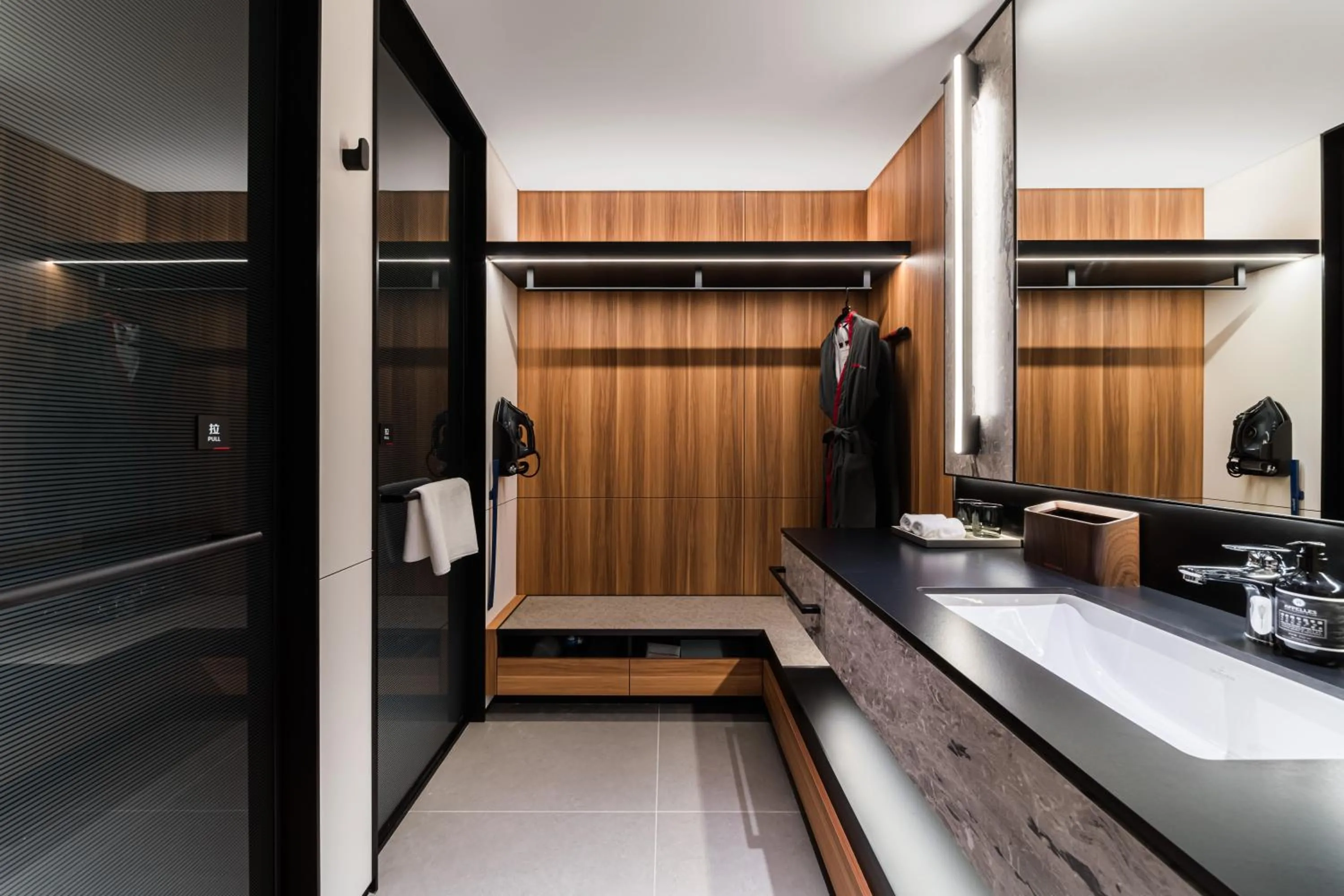 Bathroom in Intercity Hotel Shanghai Nanjing Road Pedestrian Street The Bund
