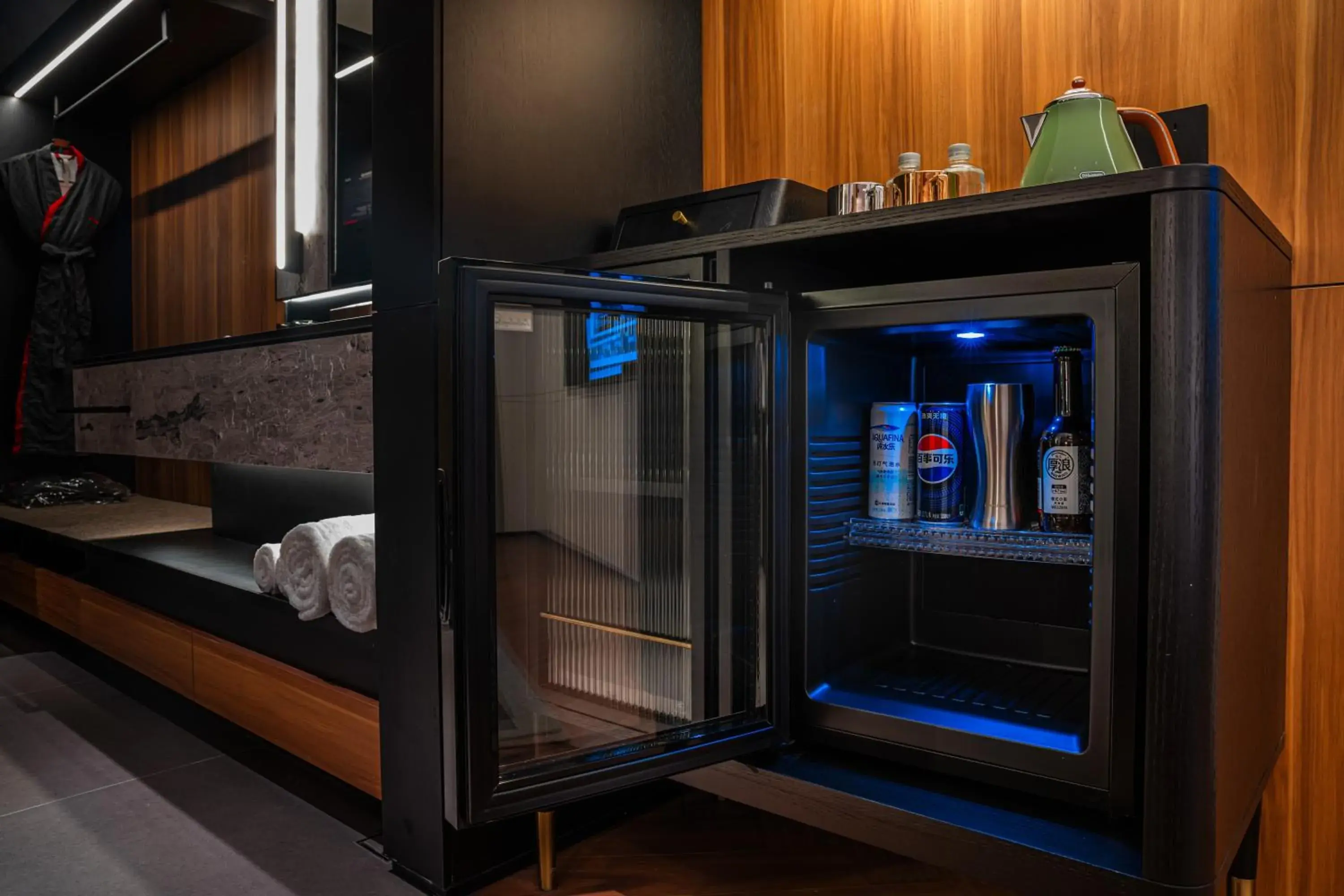 Double Room with Private Bathroom in Intercity Hotel Shanghai Nanjing Road Pedestrian Street The Bund Double Room with Private Bathroom in Intercity Hotel Shanghai Nanjing Road Pedestrian Street The Bund
