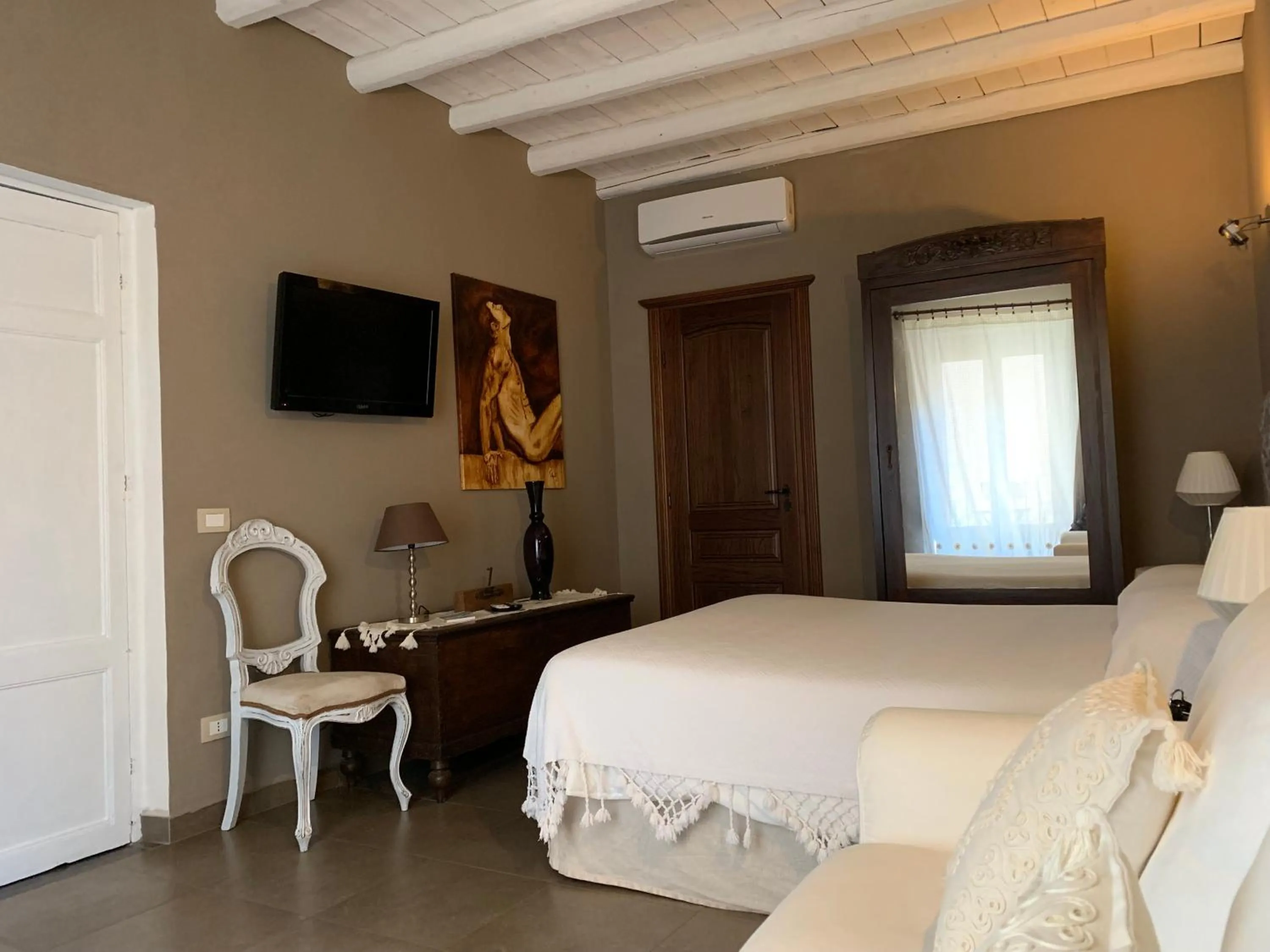 View (from property/room), Bed in B&B Mugnos Charme Living