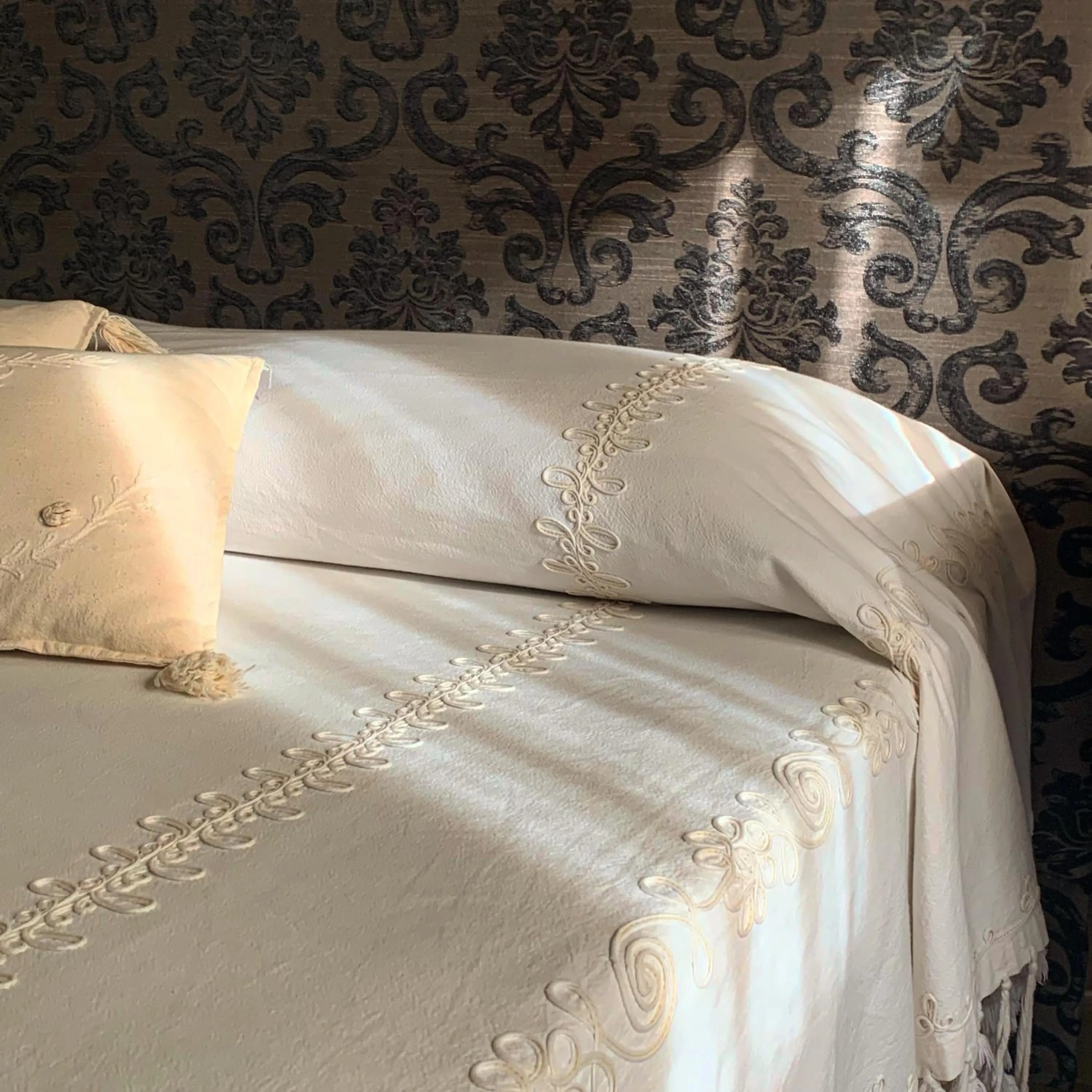 Bedroom, Bed in B&B Mugnos Charme Living