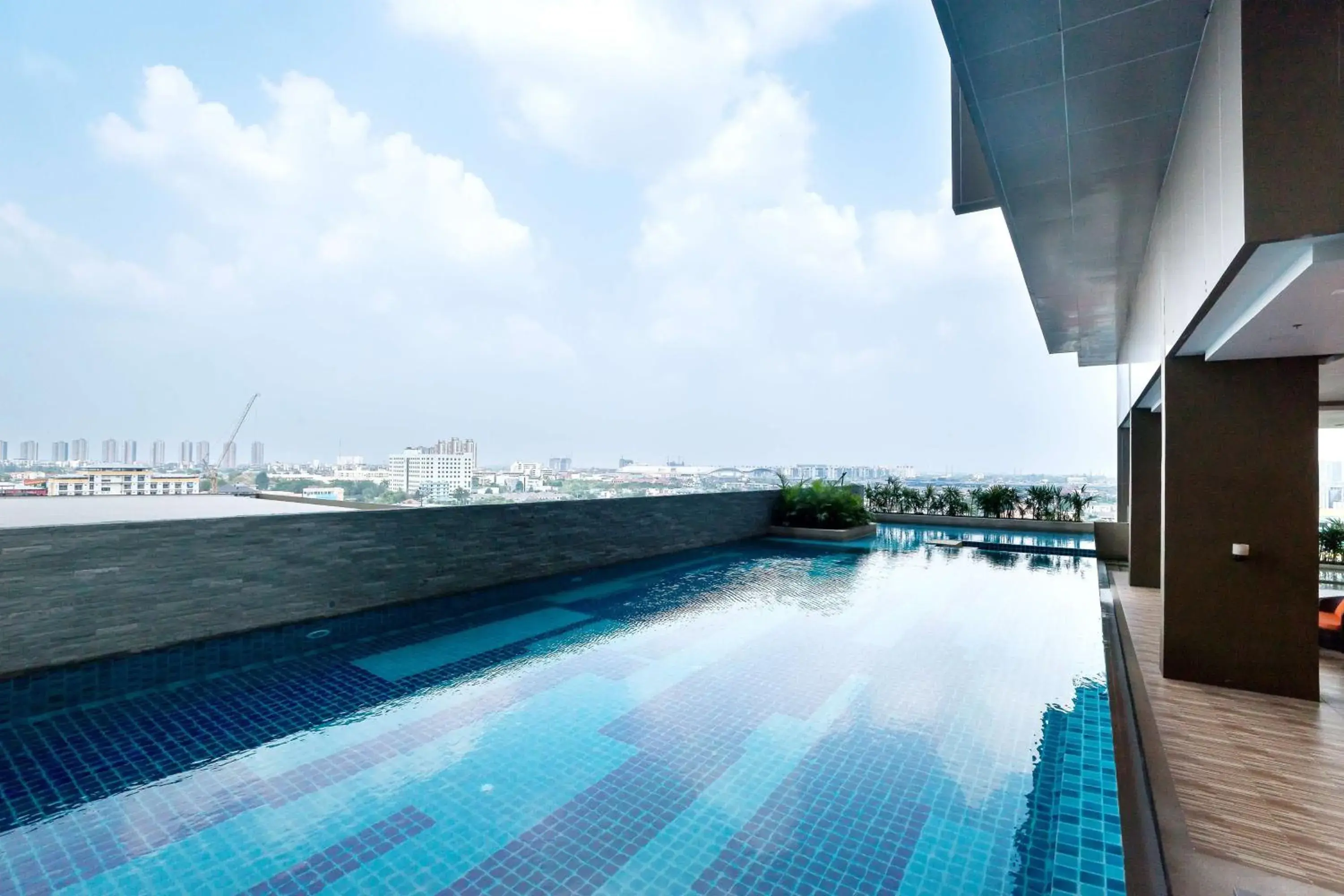 Pool view in Best Western Plus Wanda Grand Hotel Pool view in Best Western Plus Wanda Grand Hotel