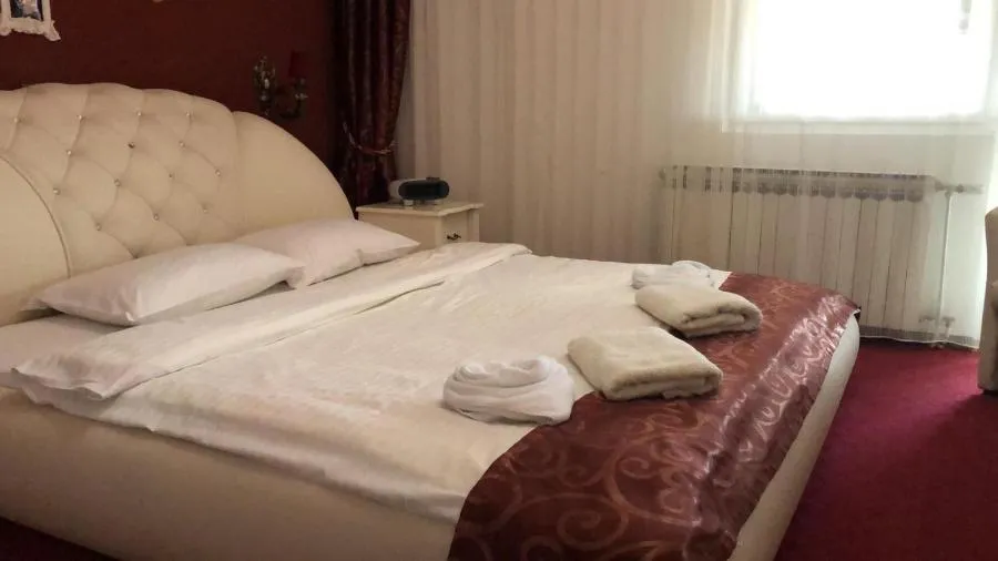 Bed in Rey Hotel