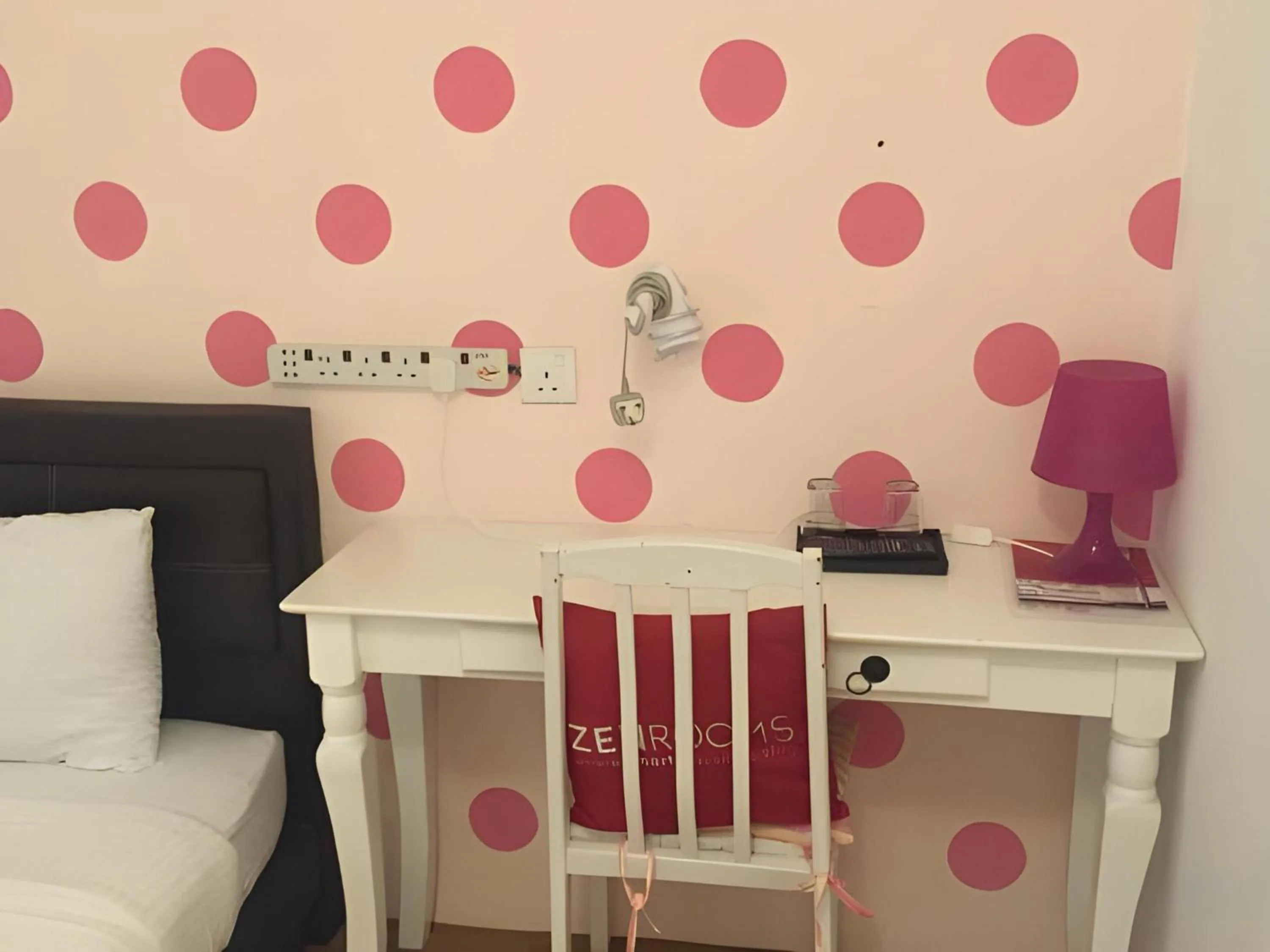 Photo of the whole room in Hotel O Elephant House Boutique Hotel