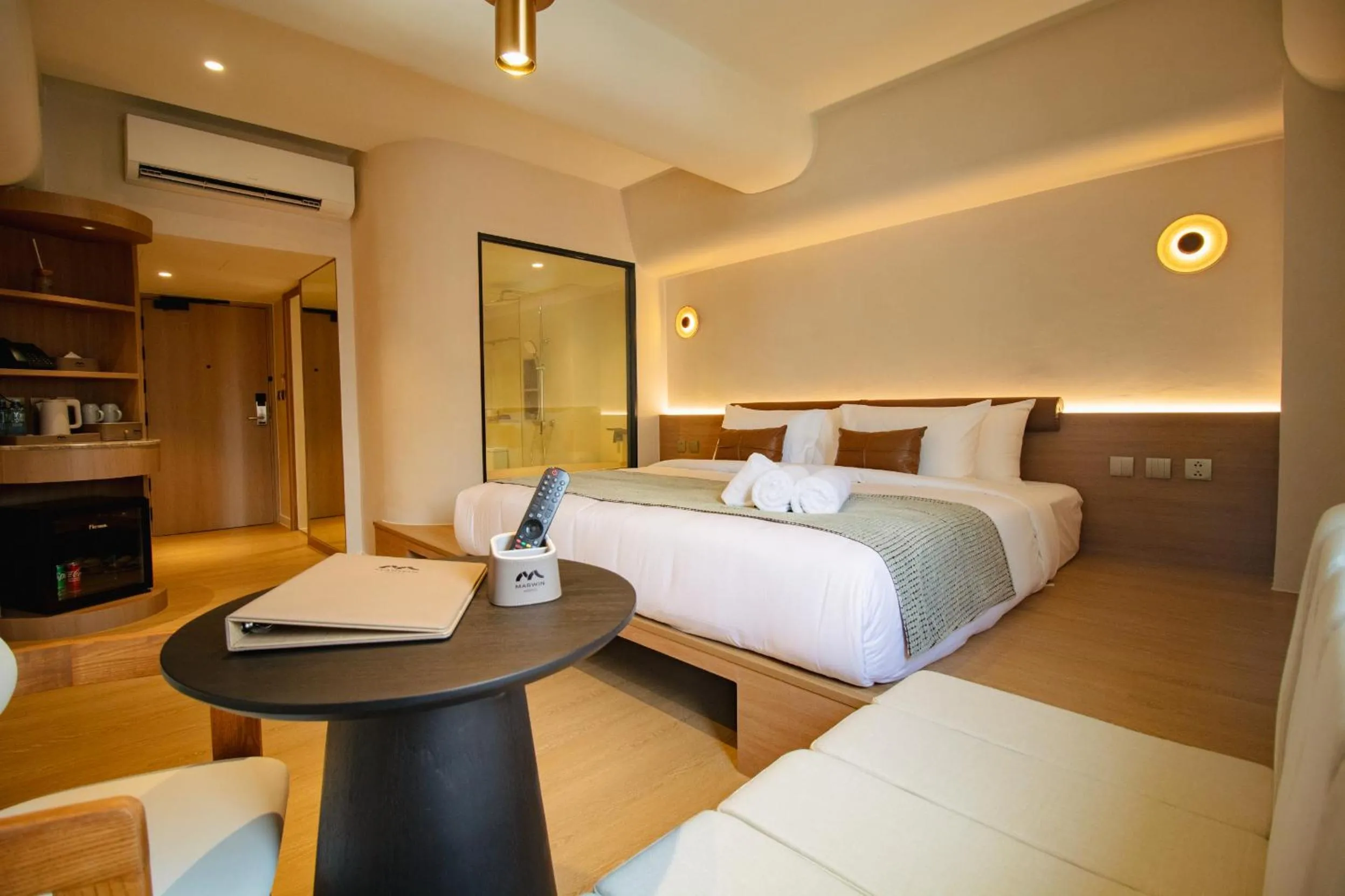 Deluxe Double Room with Bath in Marwin Terra Hotel